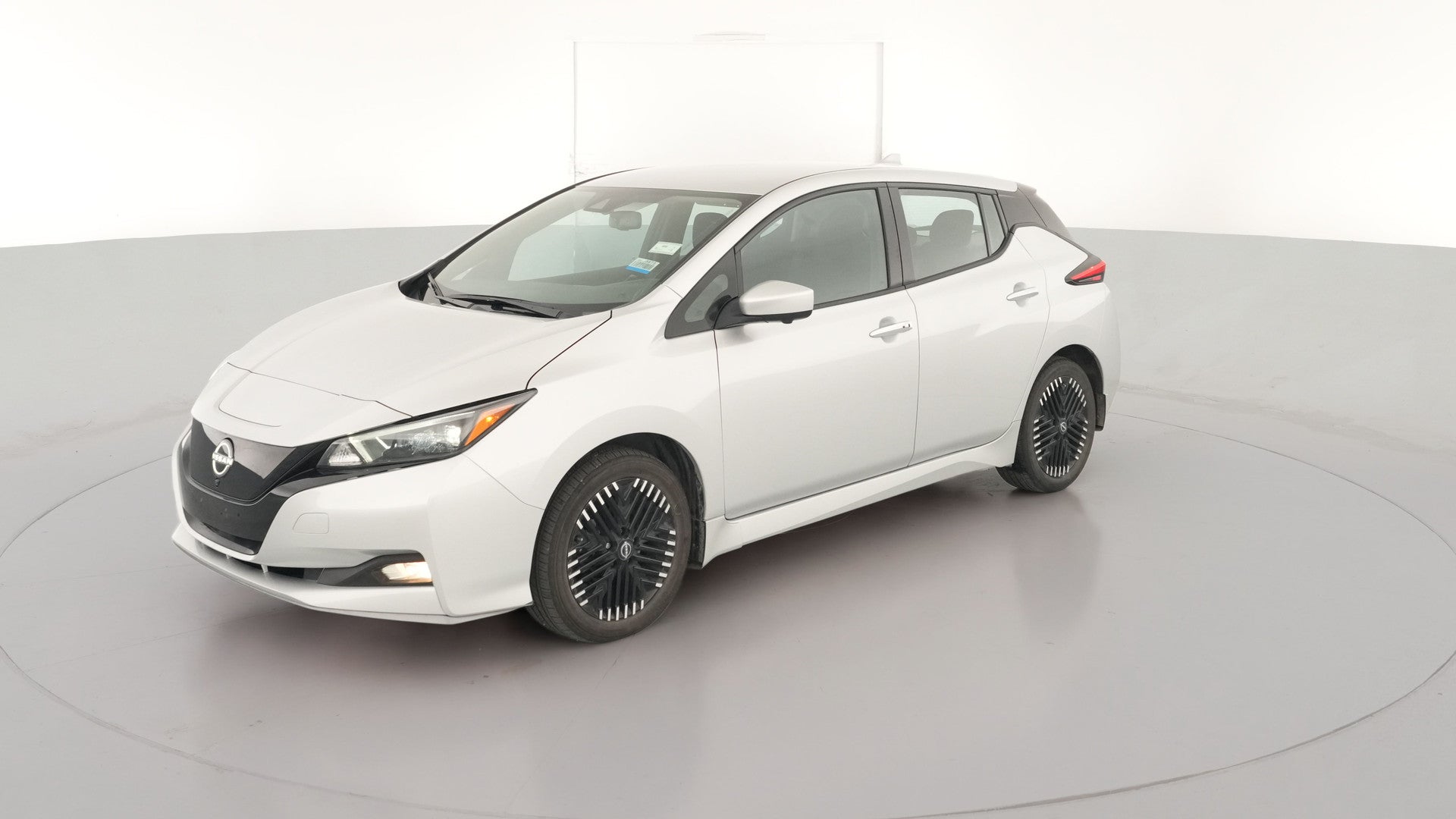 2024 Nissan LEAF vehicle photo