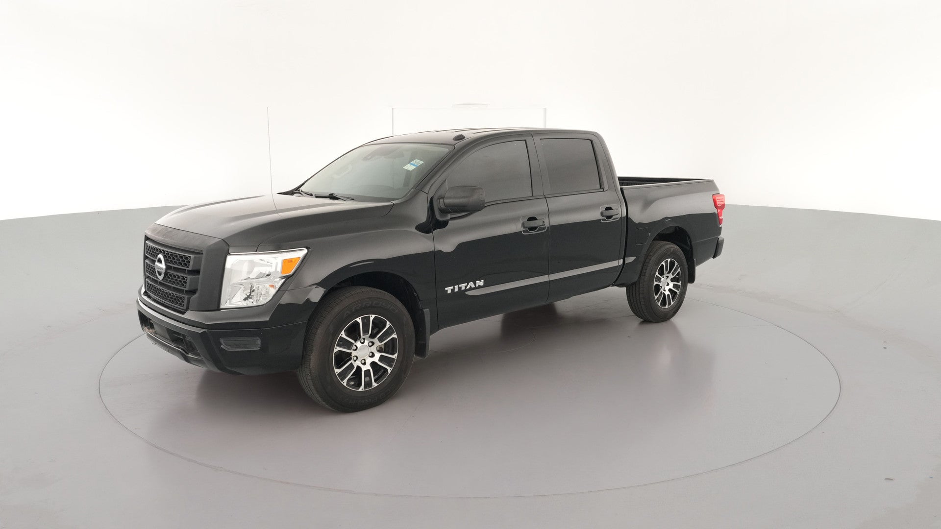 2021 Nissan Titan Crew Cab vehicle photo