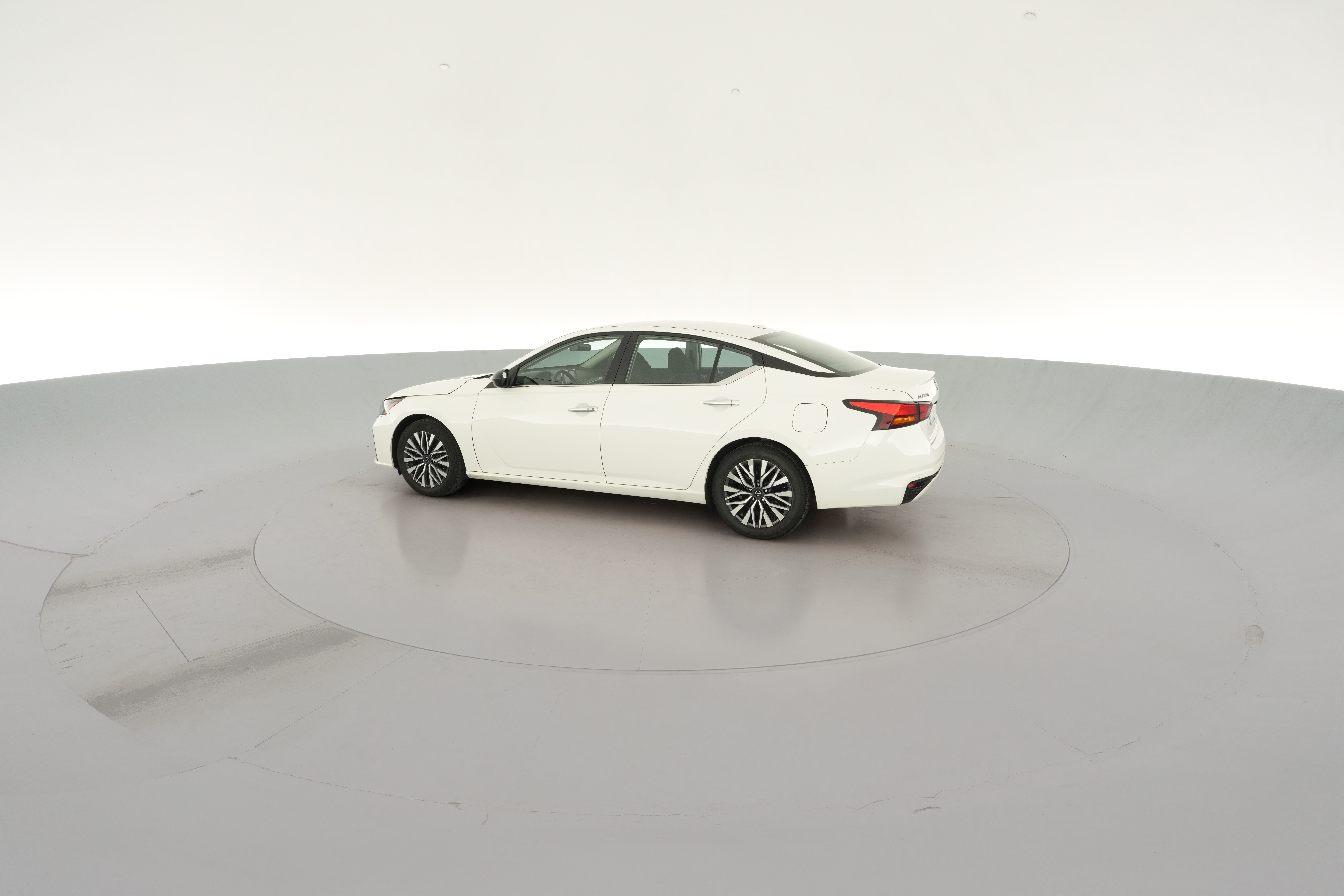 2025 Nissan Altima SV - Photo 28