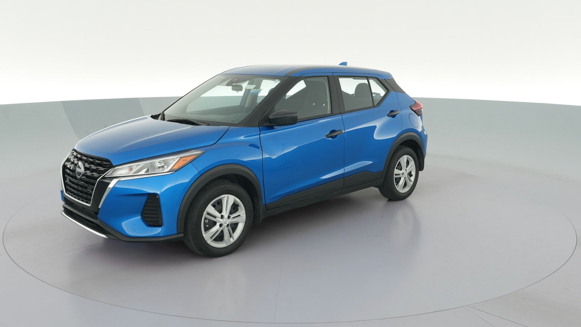 2025 Nissan Kicks Play vehicle photo
