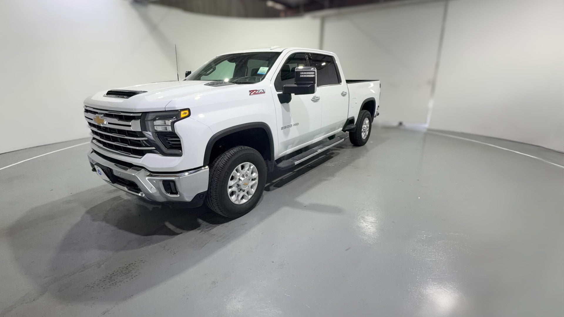 2026 Chevrolet Silverado 2500 HD Crew Cab vehicle photo