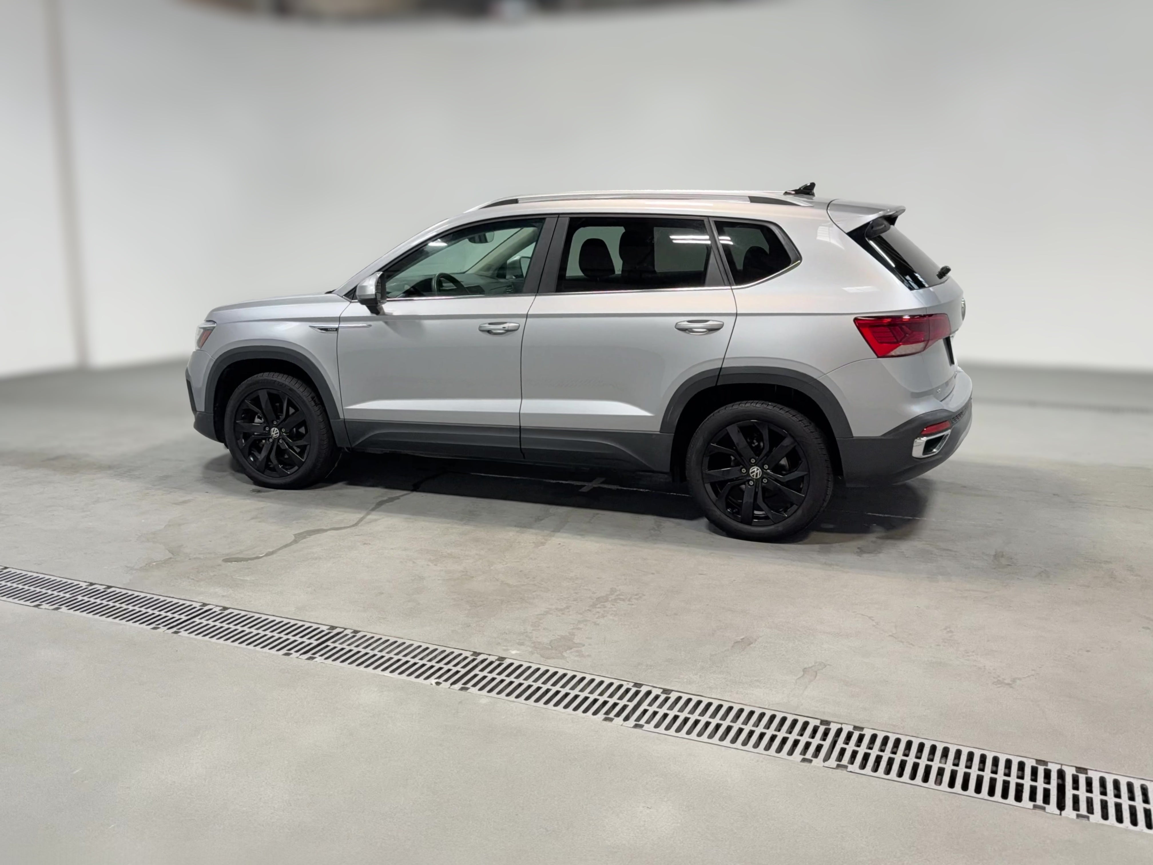 2023 Volkswagen Taos SE - Photo 28