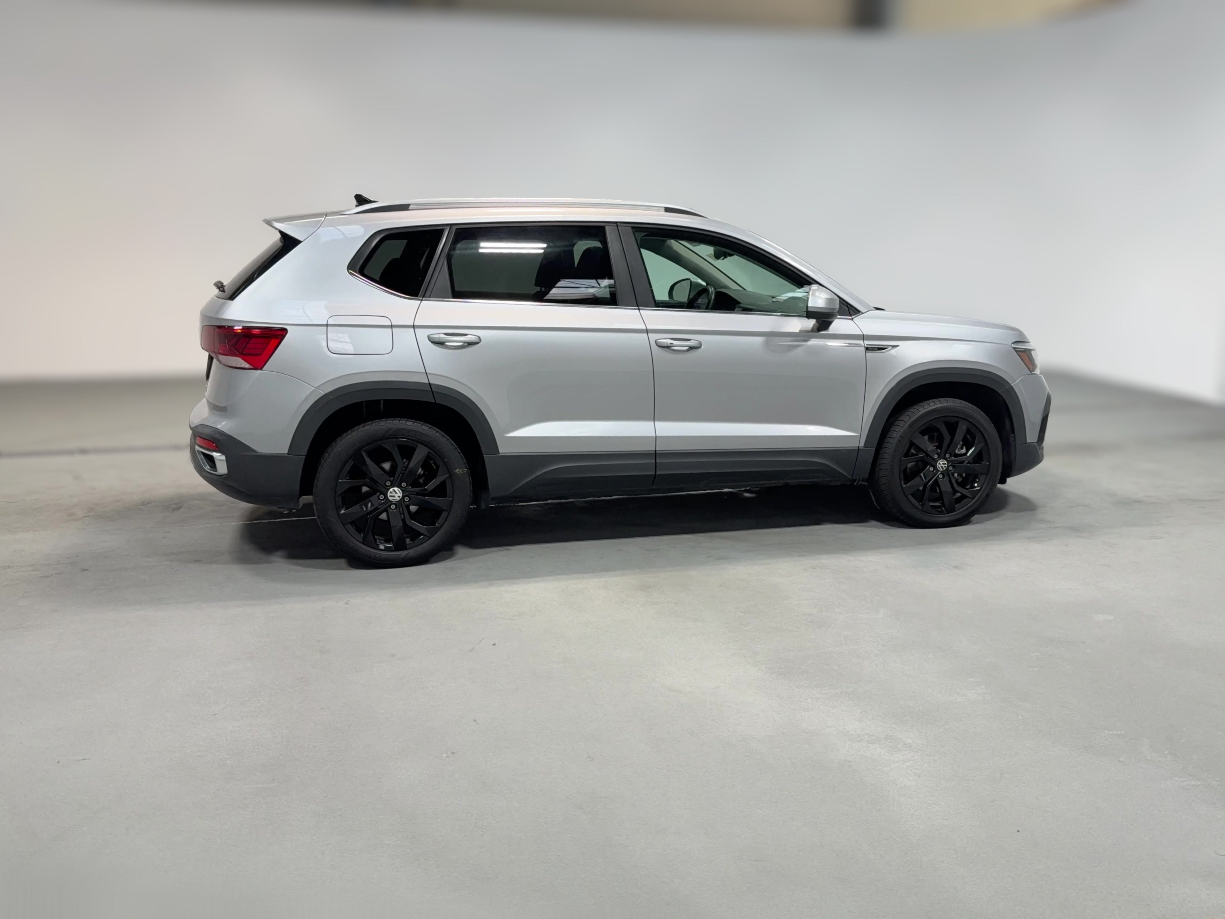 2023 Volkswagen Taos SE - Photo 34