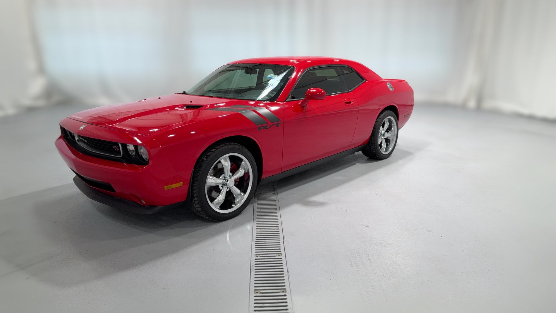 2010 Dodge Challenger vehicle photo