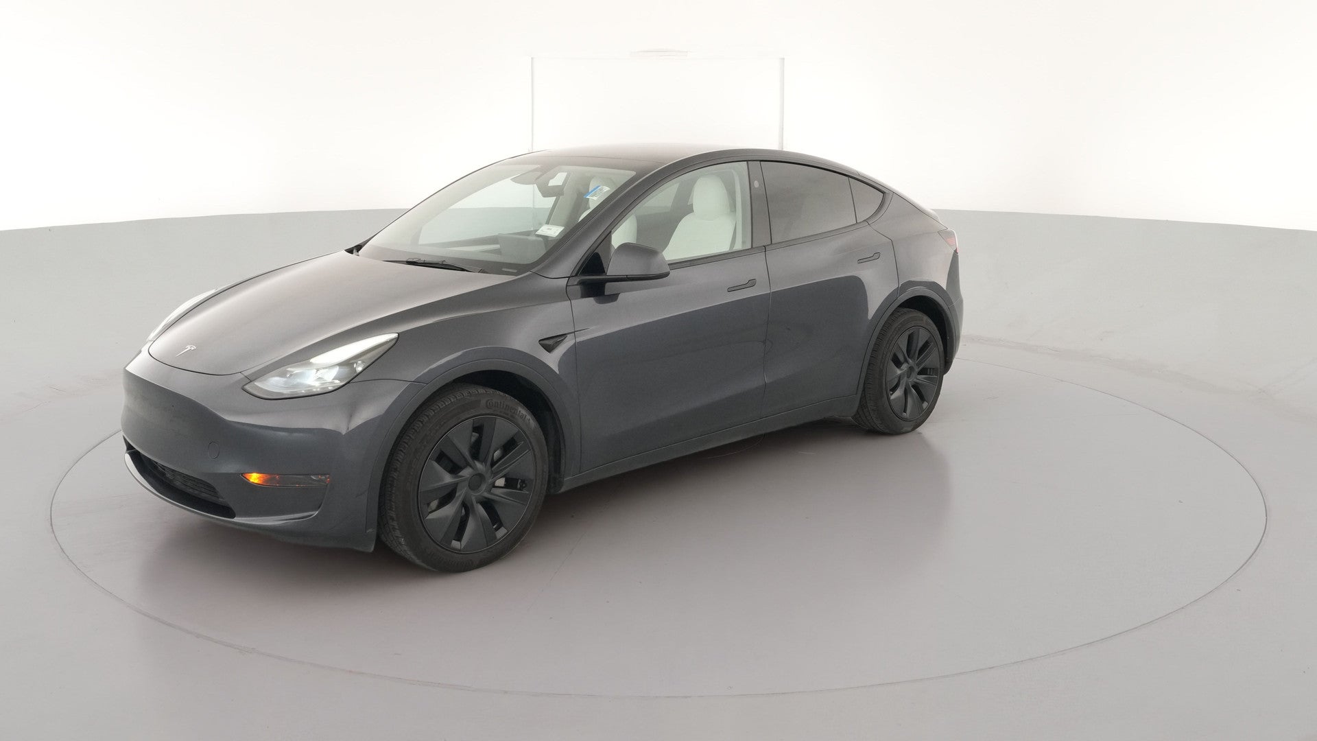 2025 Tesla Model Y vehicle photo