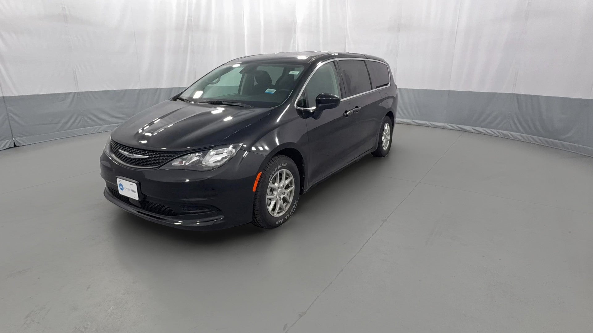 2023 Chrysler Voyager vehicle photo