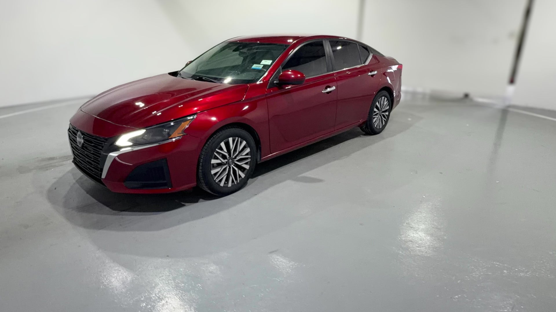 2023 Nissan Altima vehicle photo