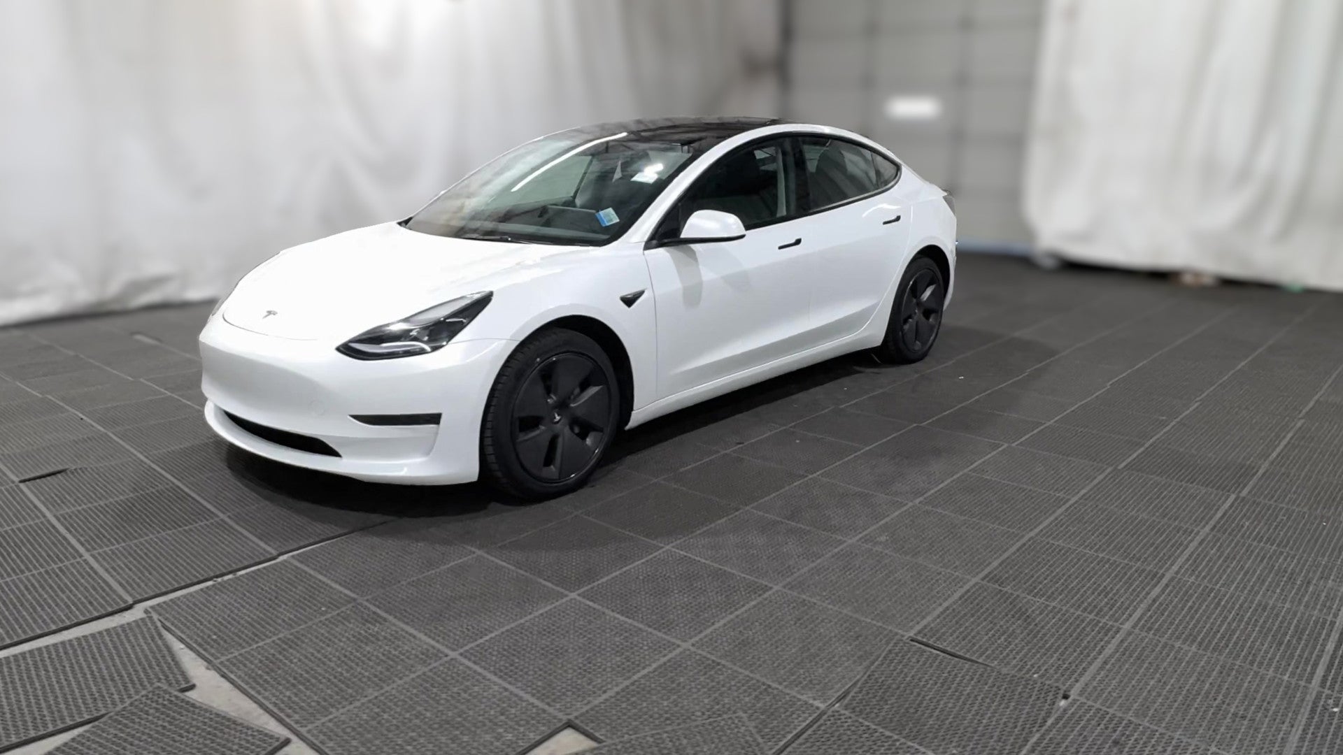 2023 Tesla Model 3 vehicle photo