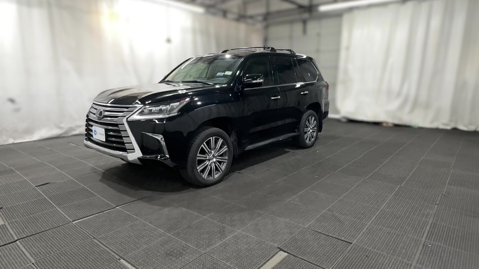 2017 Lexus LX vehicle photo