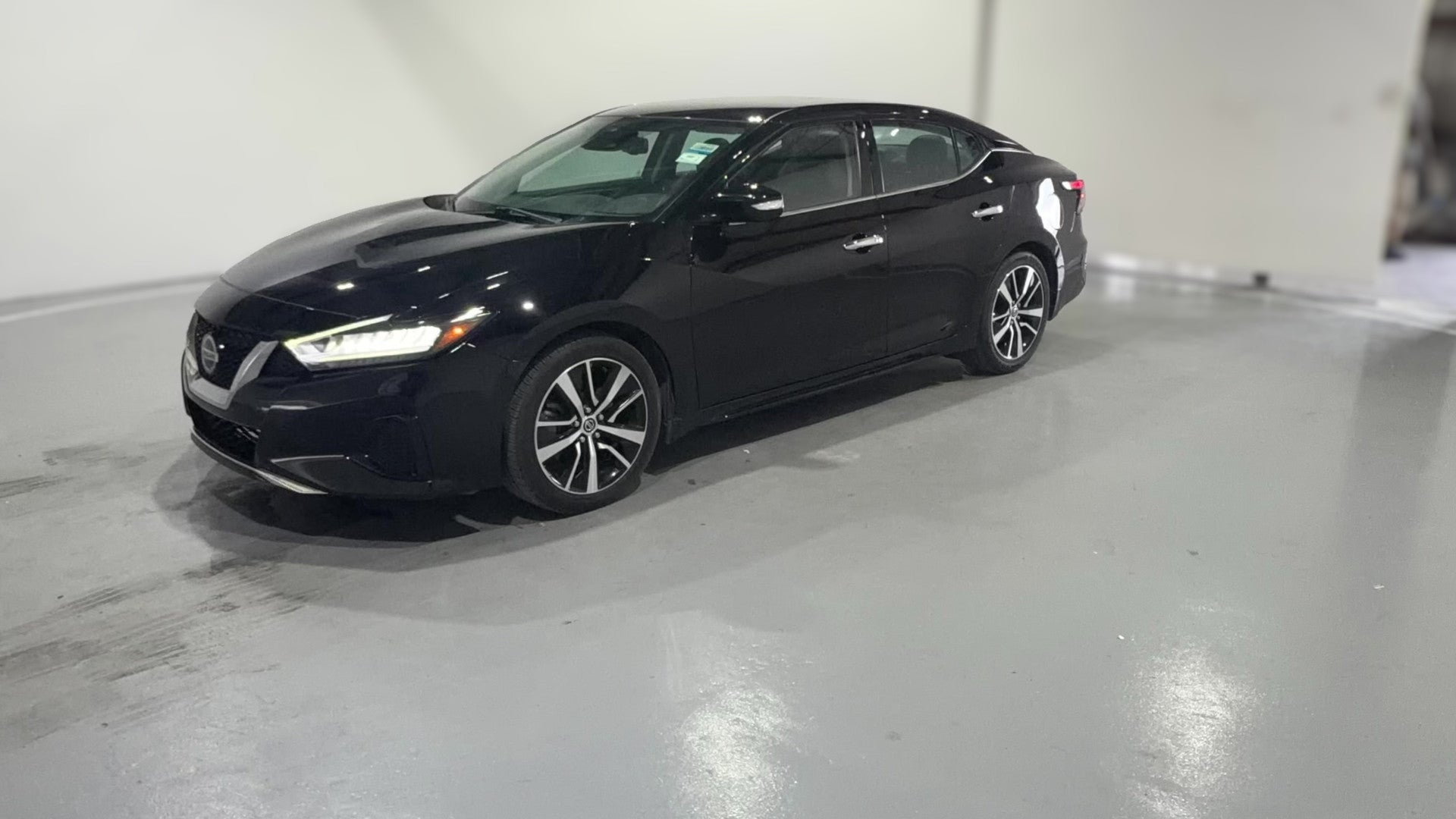 2021 Nissan Maxima vehicle photo