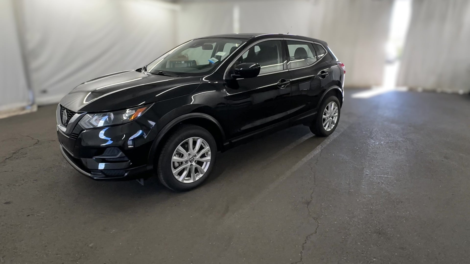 2021 Nissan Rogue Sport vehicle photo
