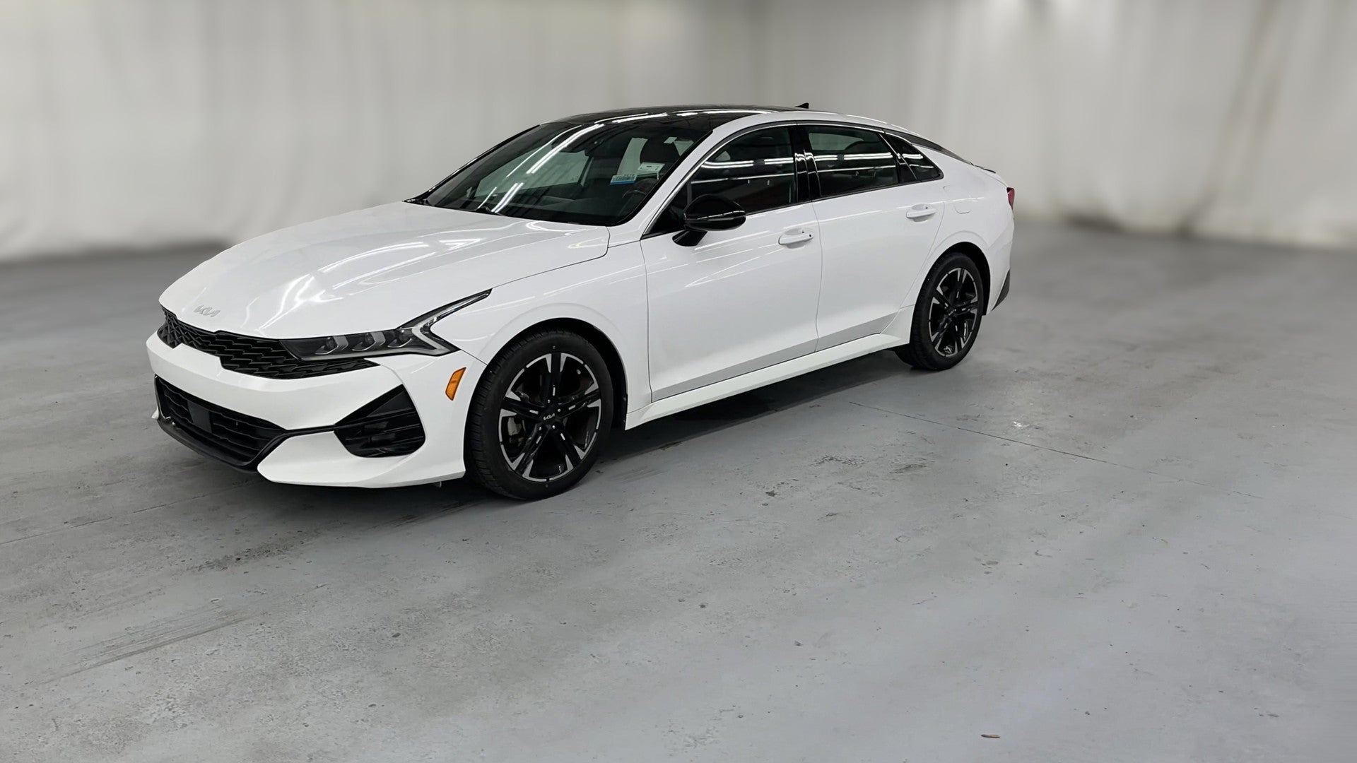 2022 Kia K5 vehicle photo