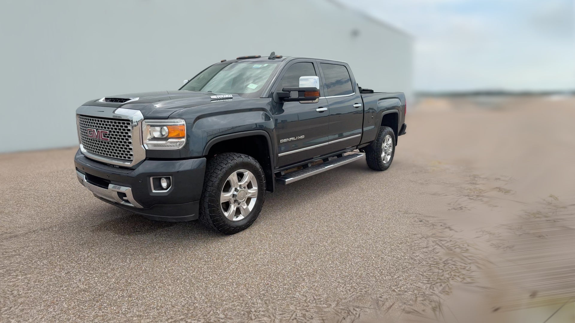 2017 GMC Sierra 2500 HD Crew Cab vehicle photo
