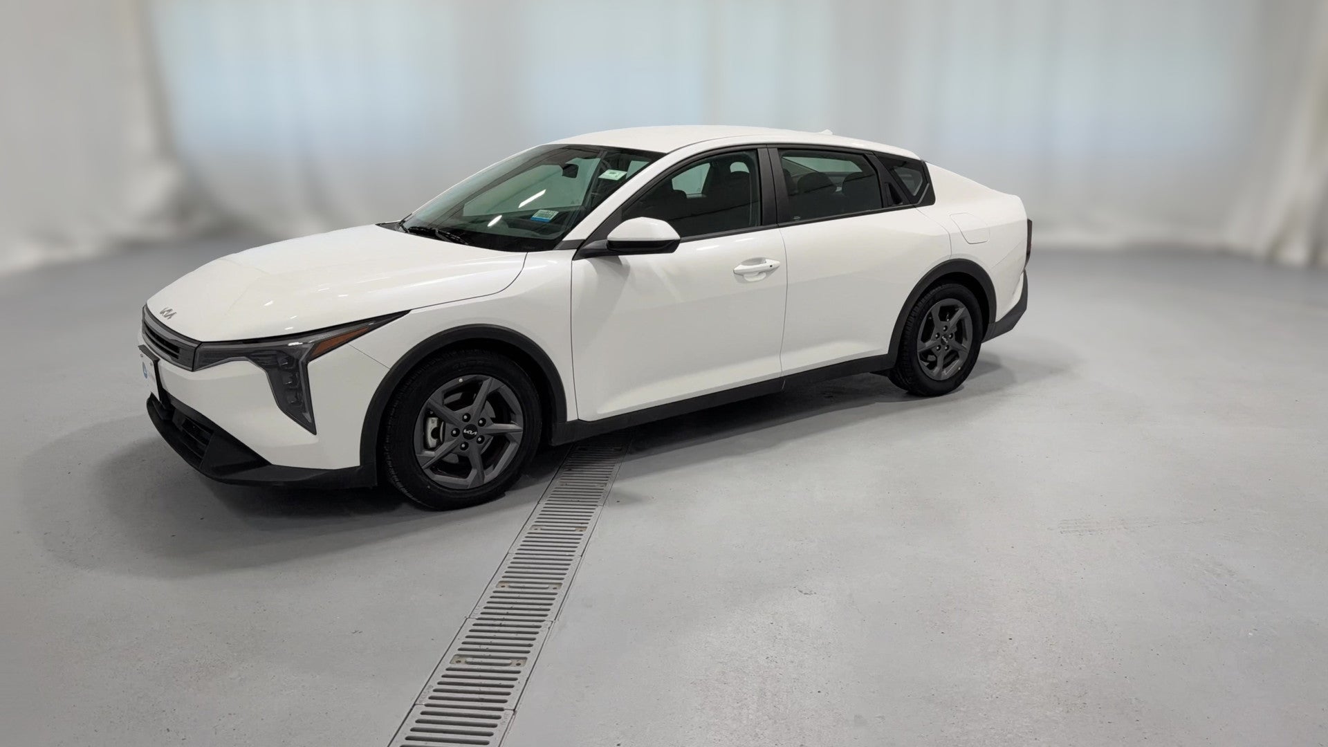 2025 Kia K4 vehicle photo