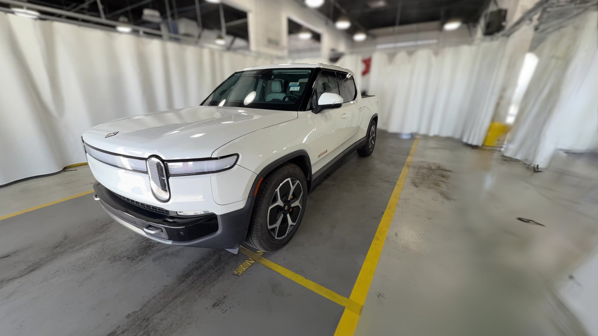 2022 Rivian R1T vehicle photo