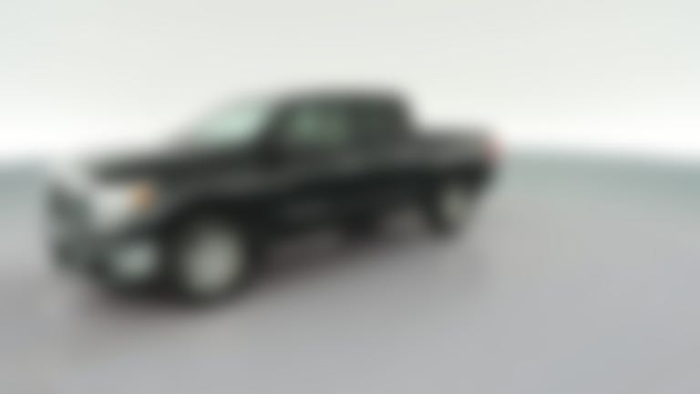 2018 Nissan Titan Crew Cab vehicle photo