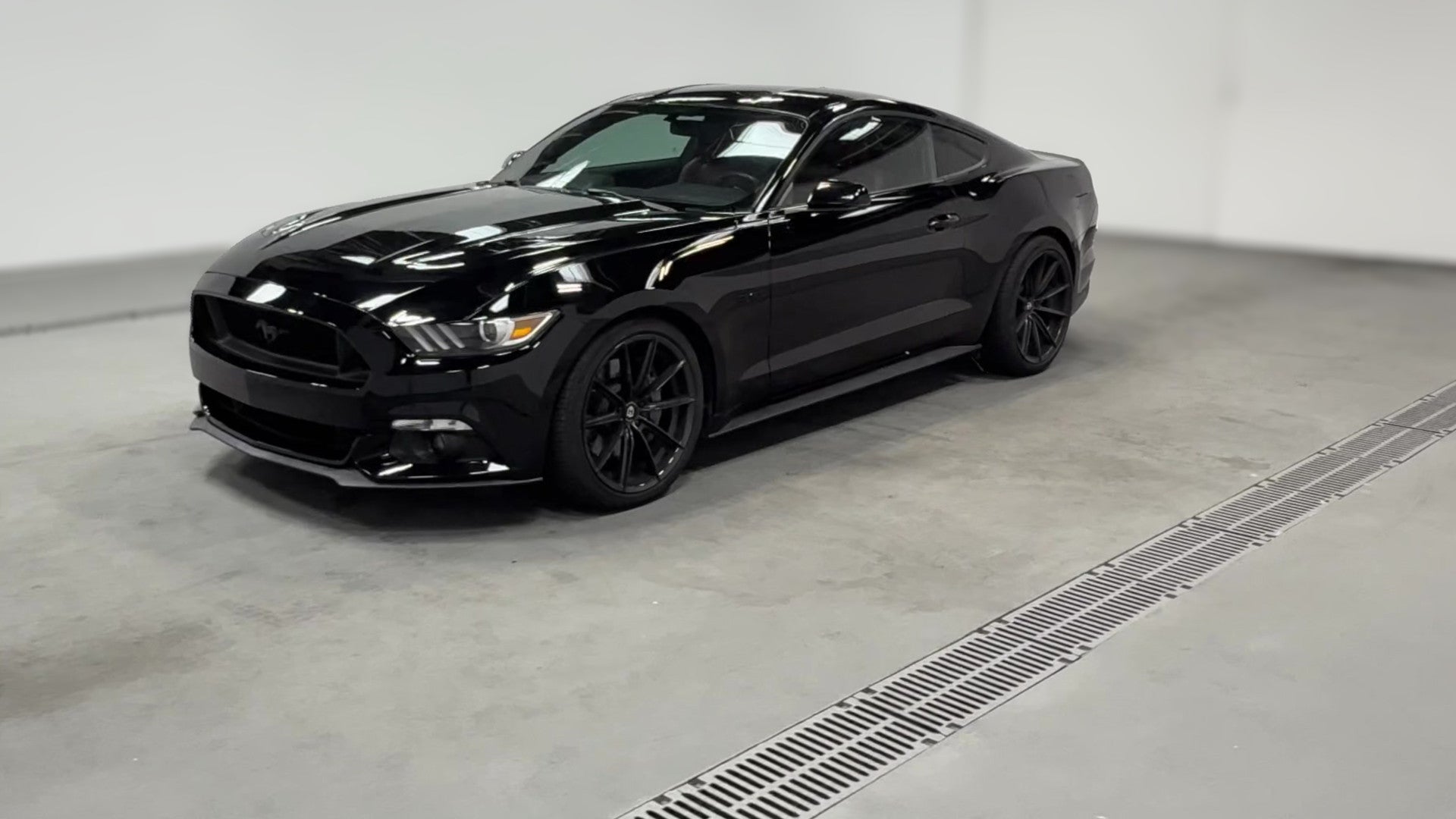 2017 Ford Mustang vehicle photo