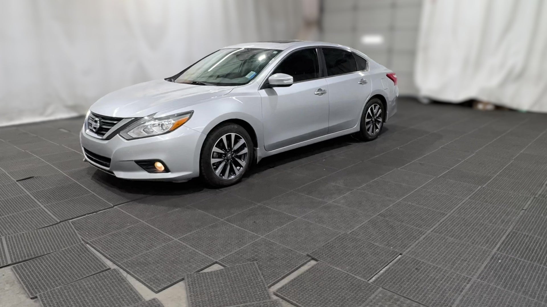 2016 Nissan Altima vehicle photo