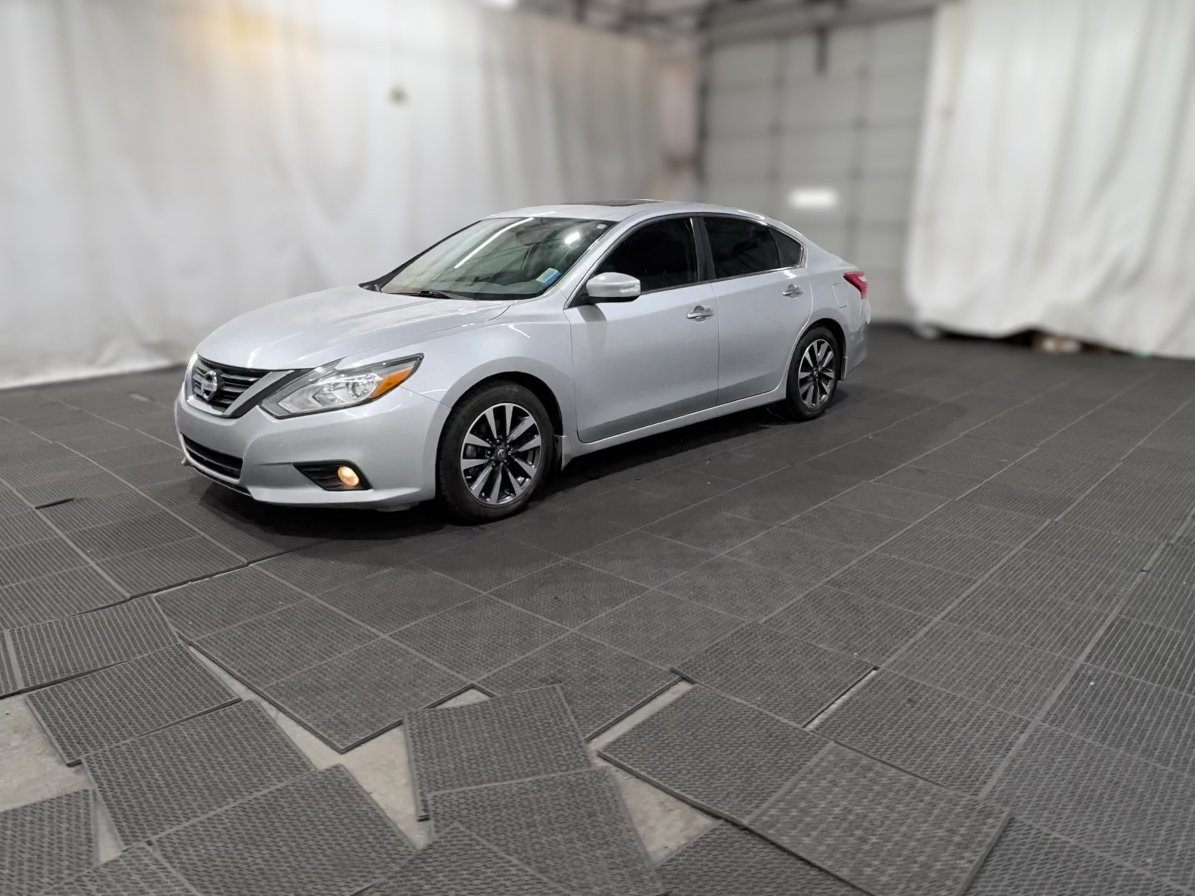 2016 Nissan Altima SV - Photo 26