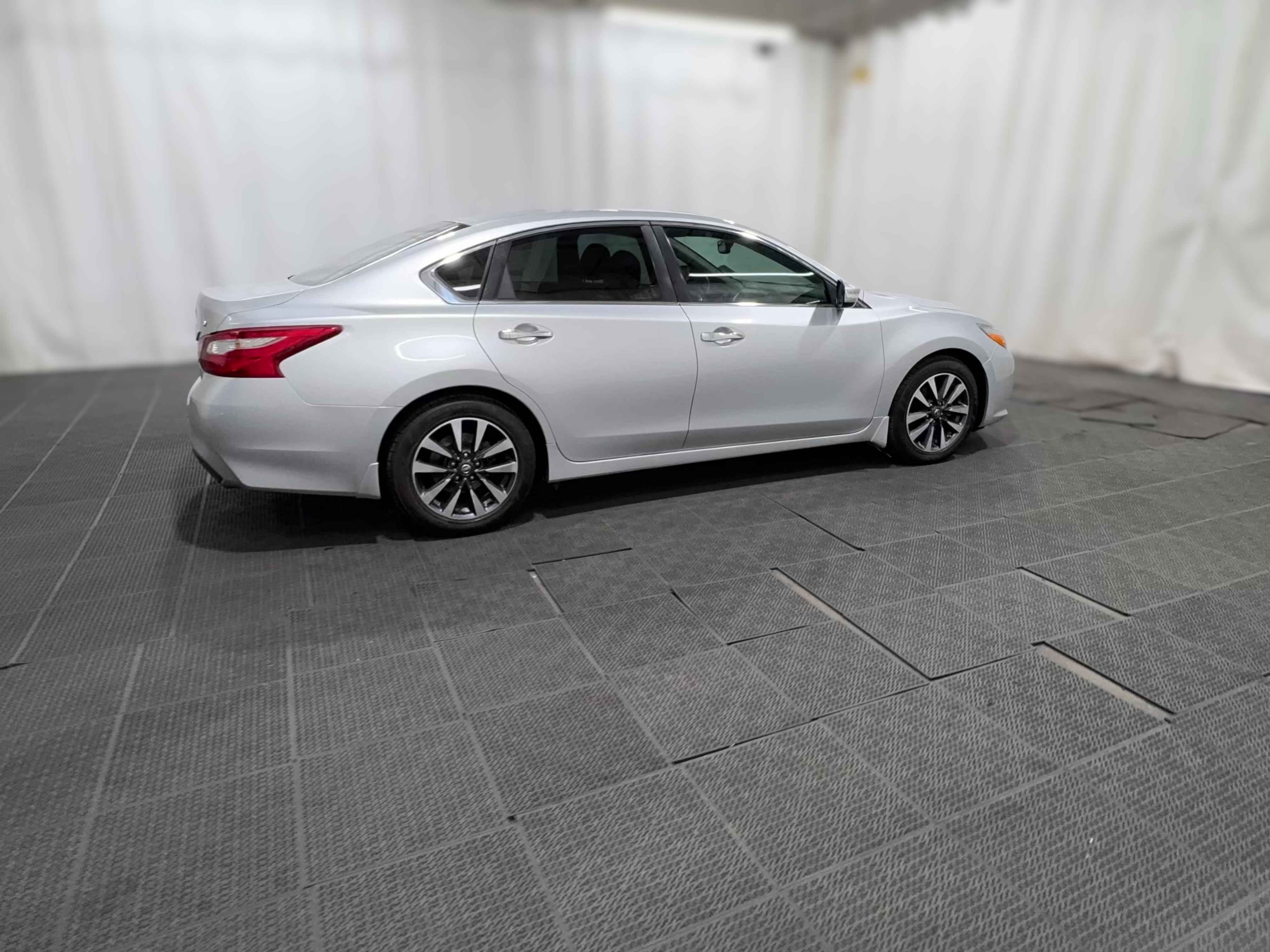 2016 Nissan Altima SV - Photo 35