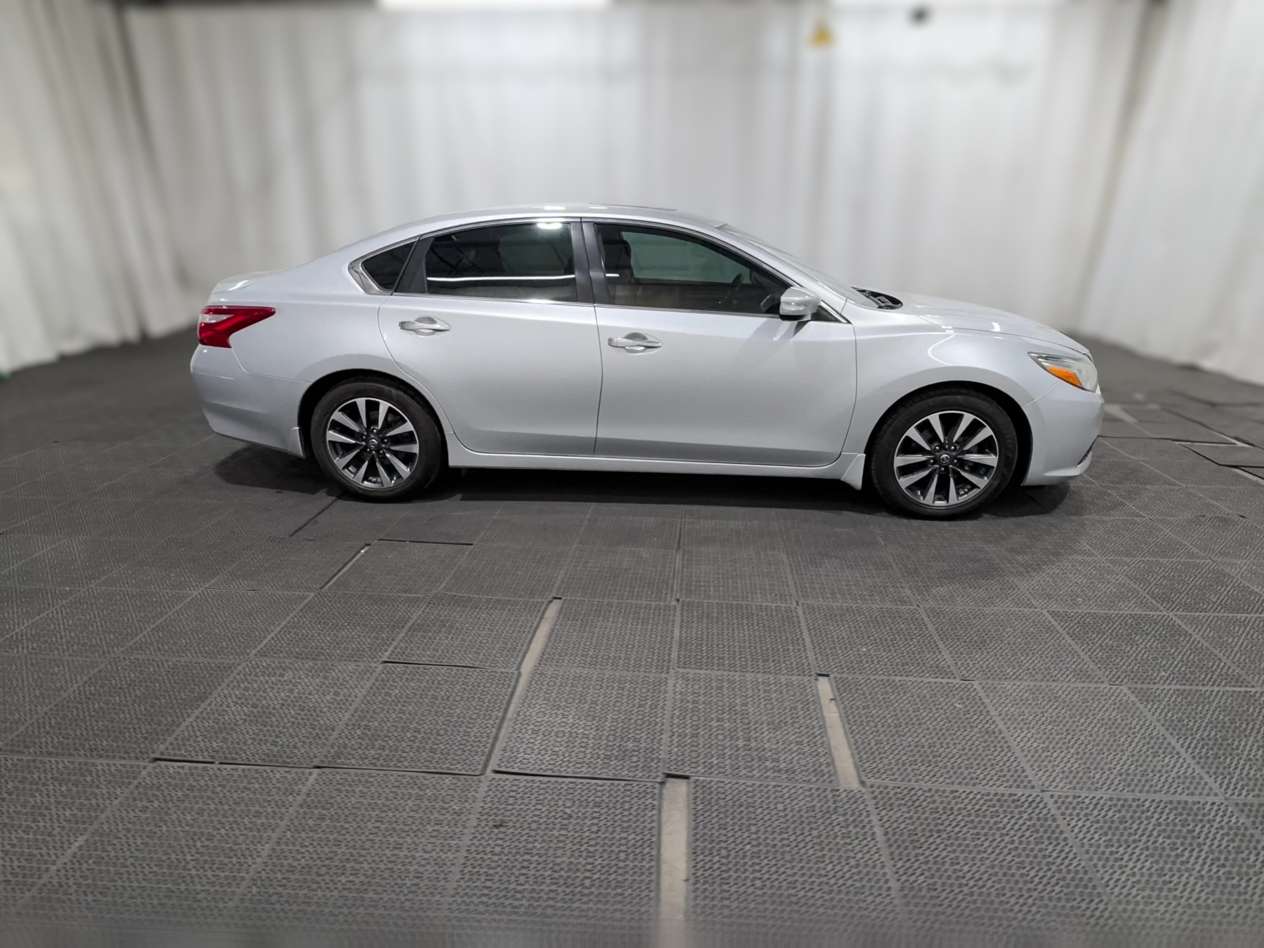 2016 Nissan Altima SV - Photo 36