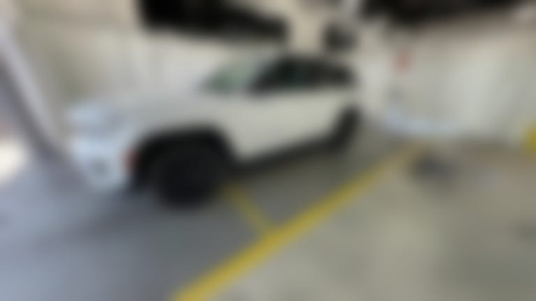 2024 Jeep Grand Cherokee vehicle photo