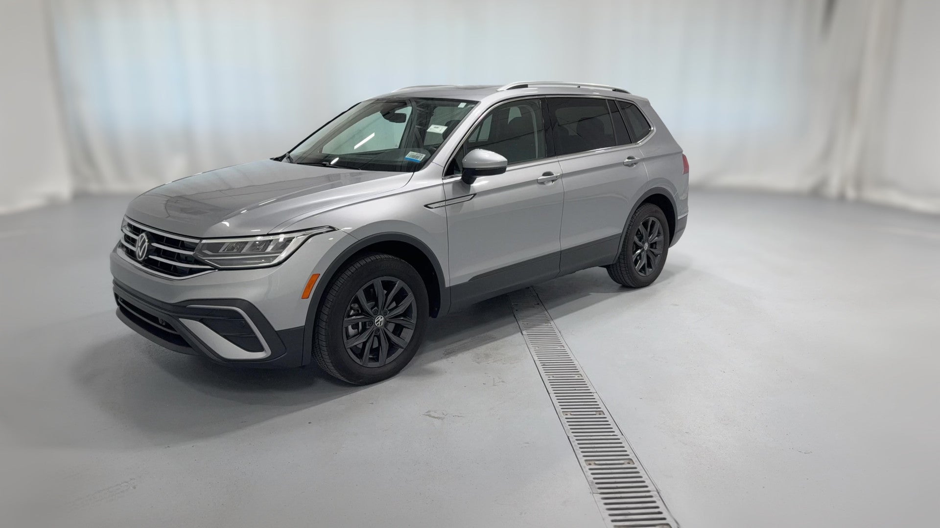 2024 Volkswagen Tiguan vehicle photo