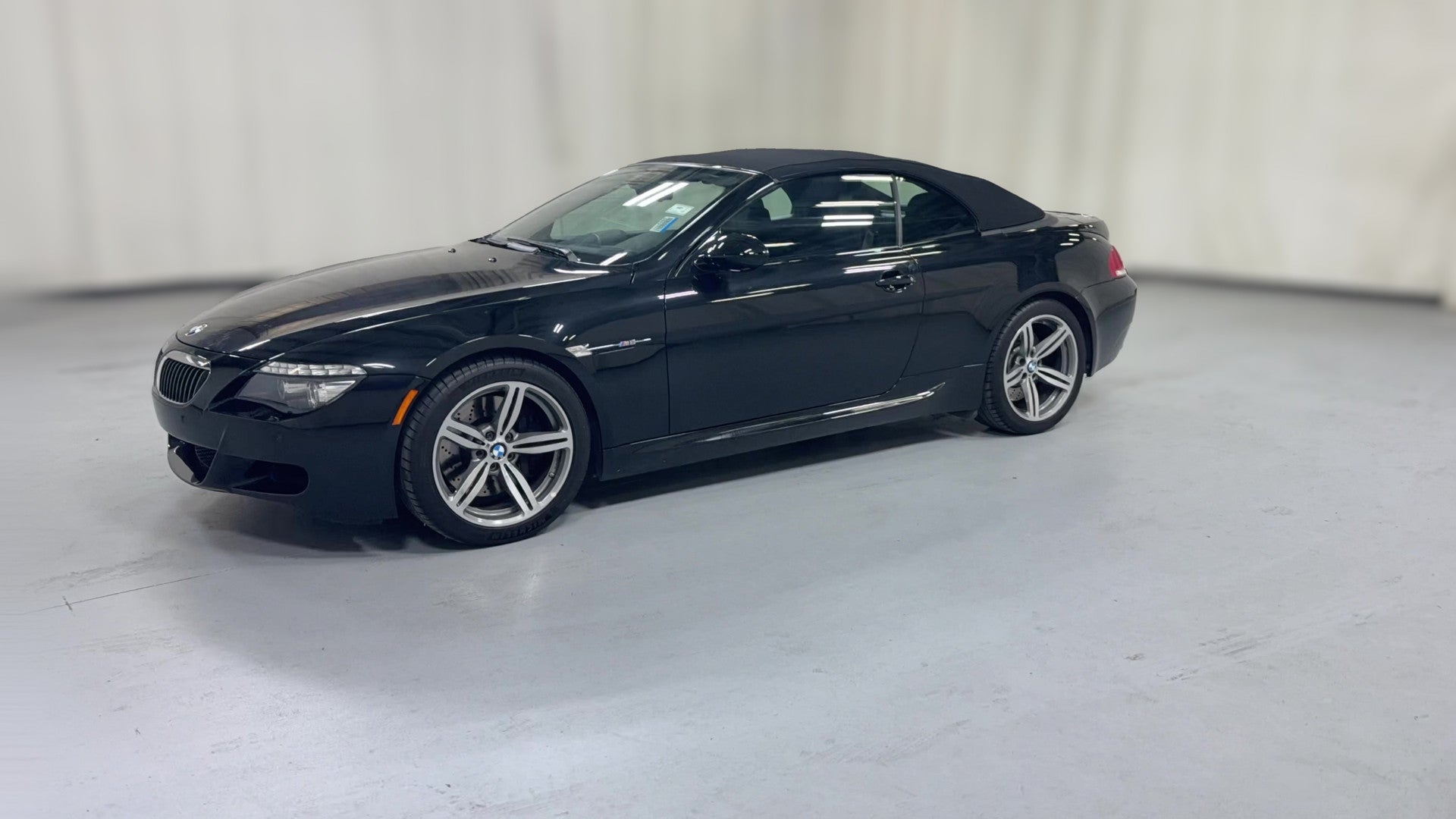 2010 BMW M6 vehicle photo