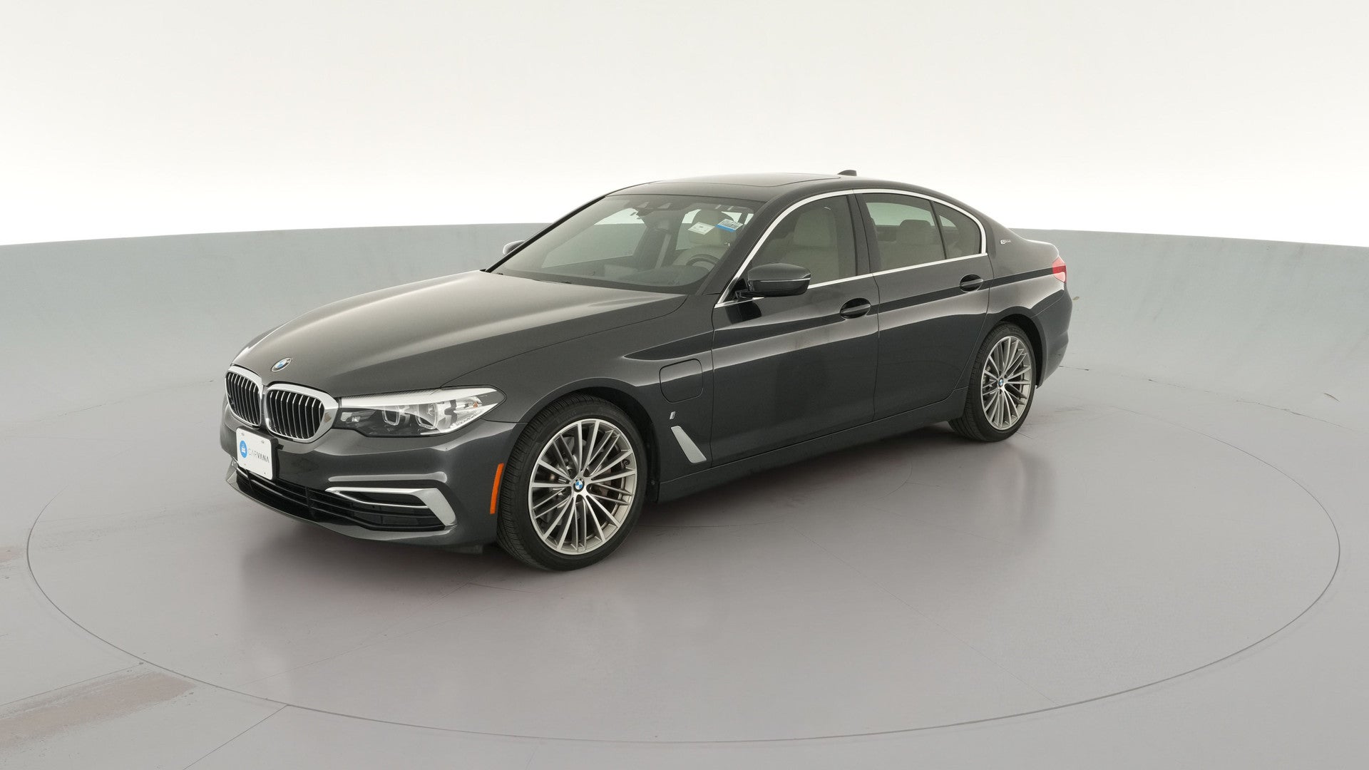 2019 BMW 5 Series vehicle photo