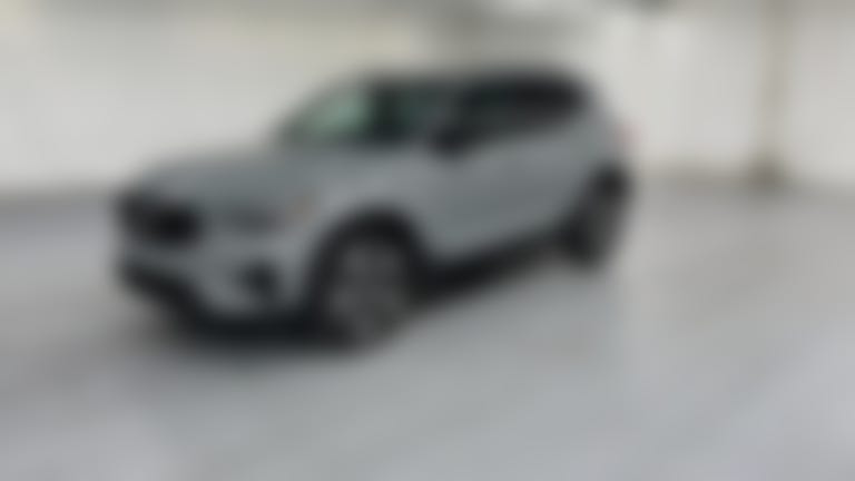 2026 Volvo XC40 vehicle photo