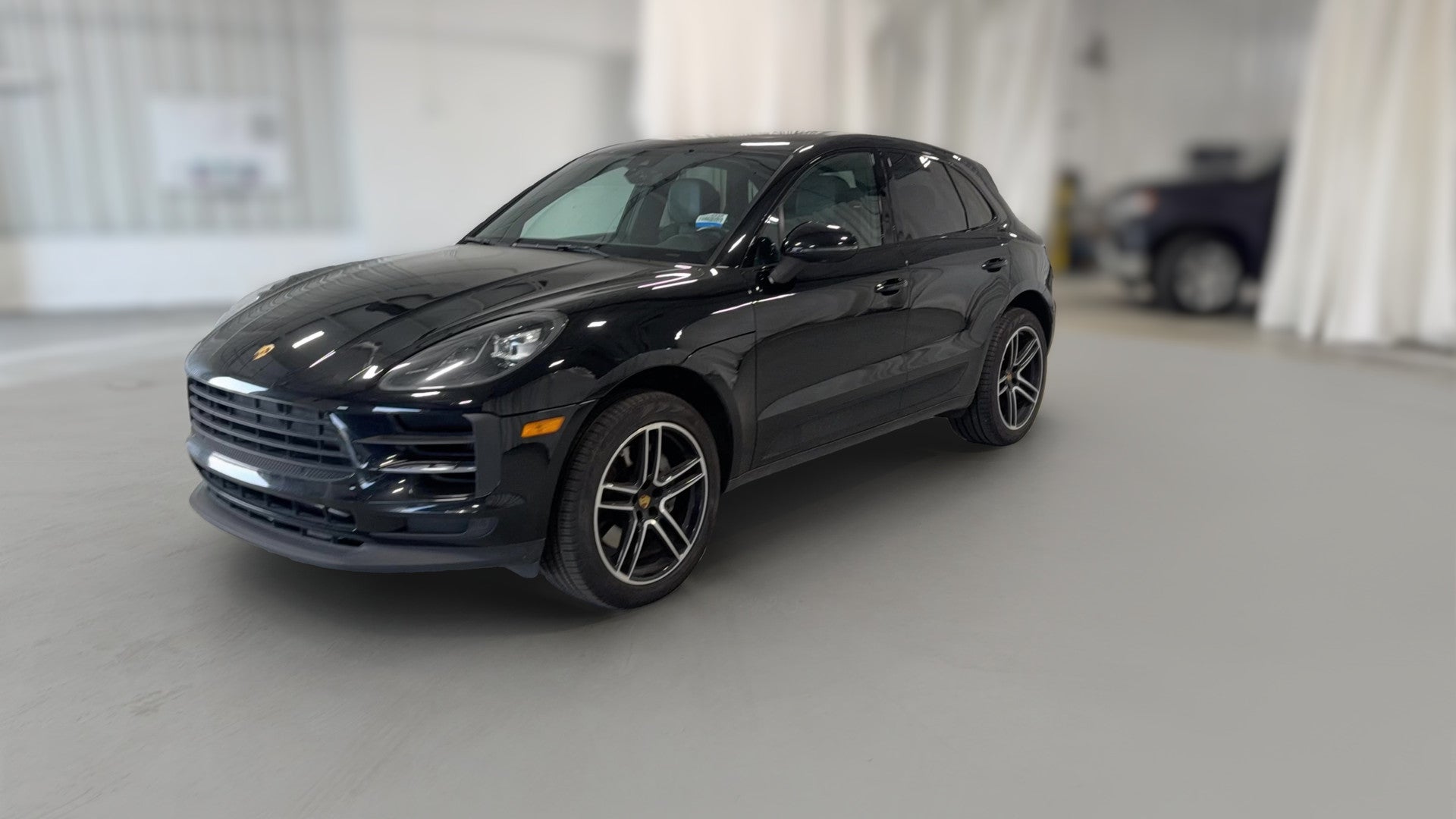 2020 Porsche Macan vehicle photo