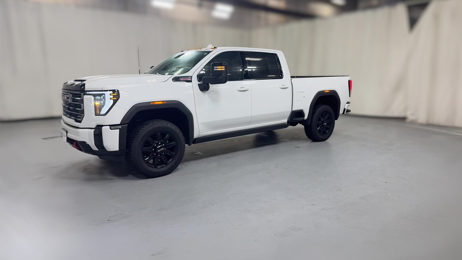 2026 GMC Sierra 2500 HD Crew Cab vehicle photo