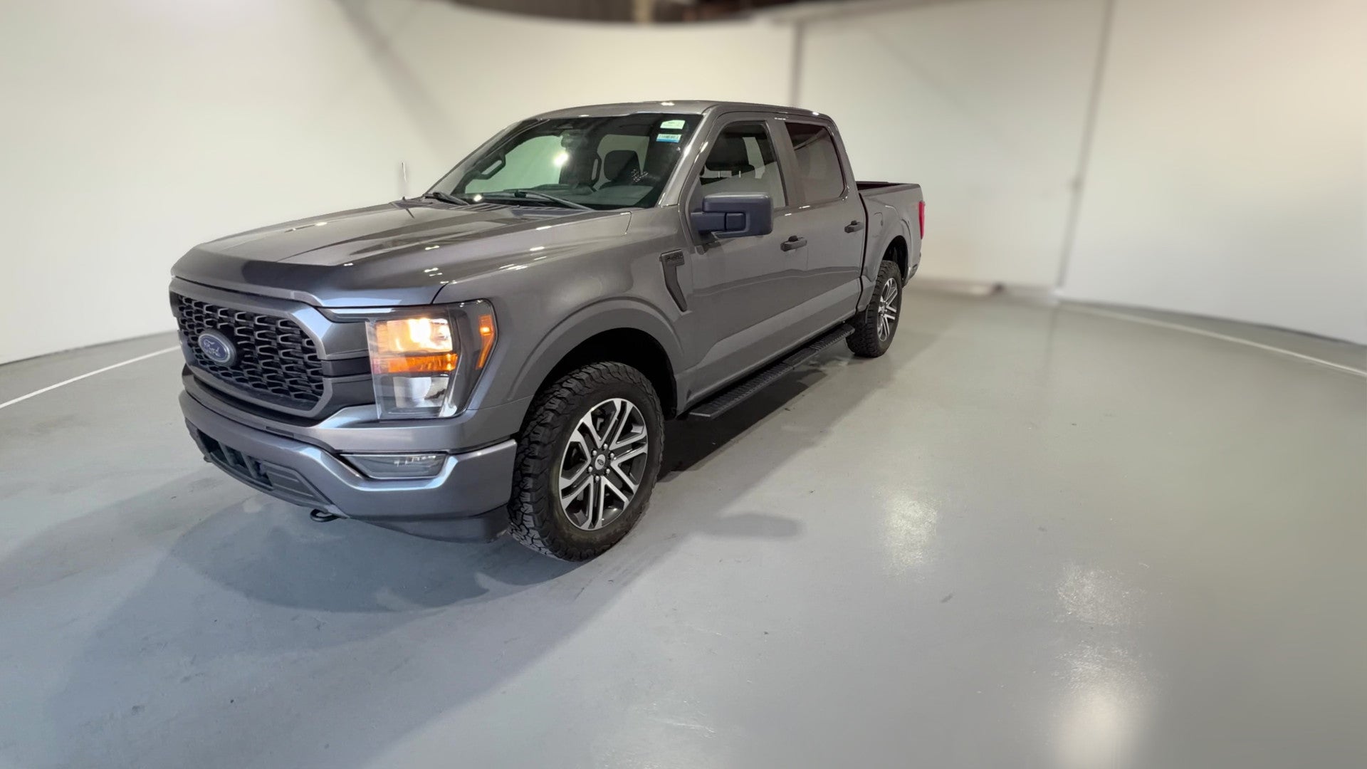 2023 Ford F150 SuperCrew Cab vehicle photo
