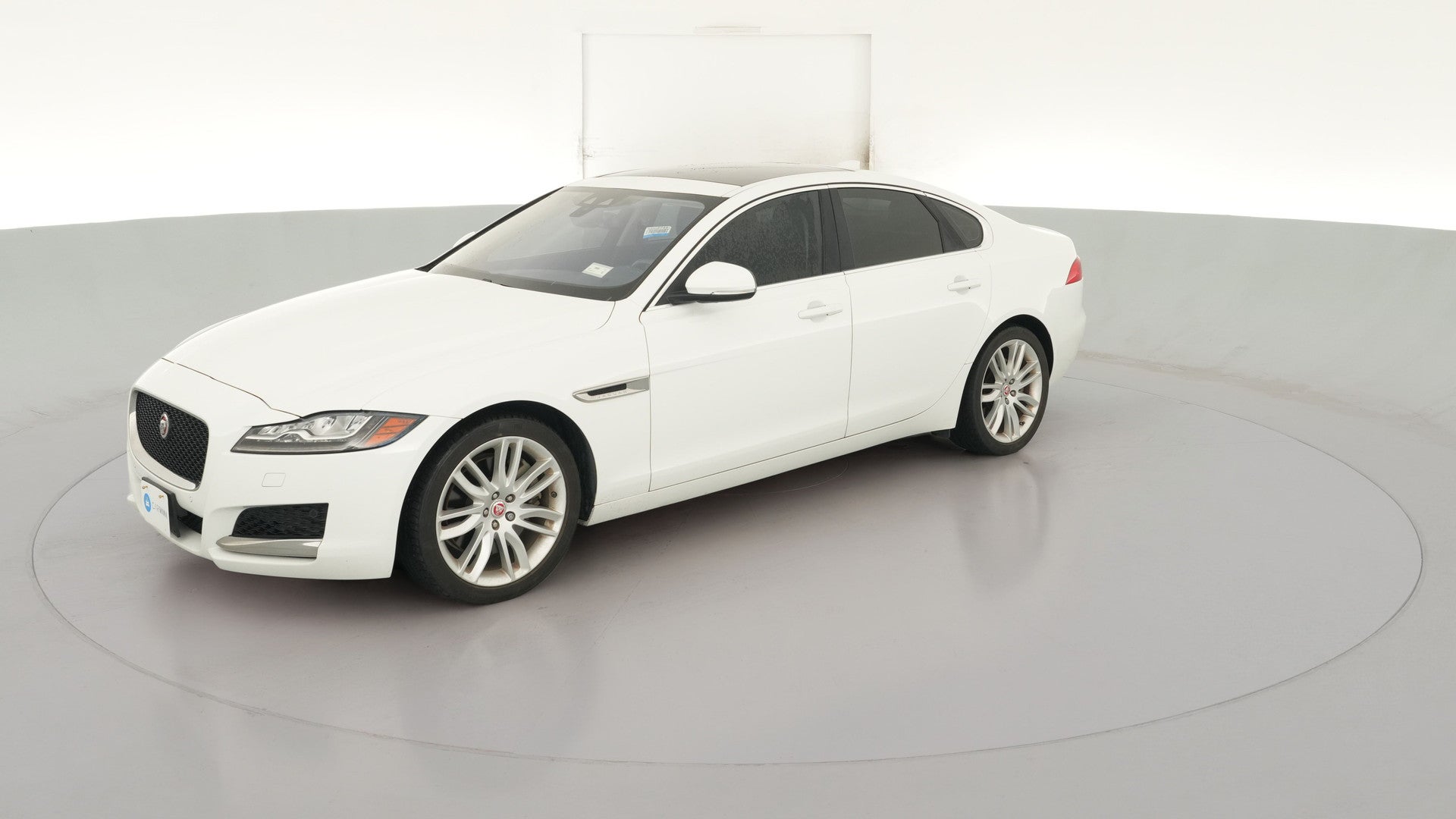 2016 Jaguar XF vehicle photo