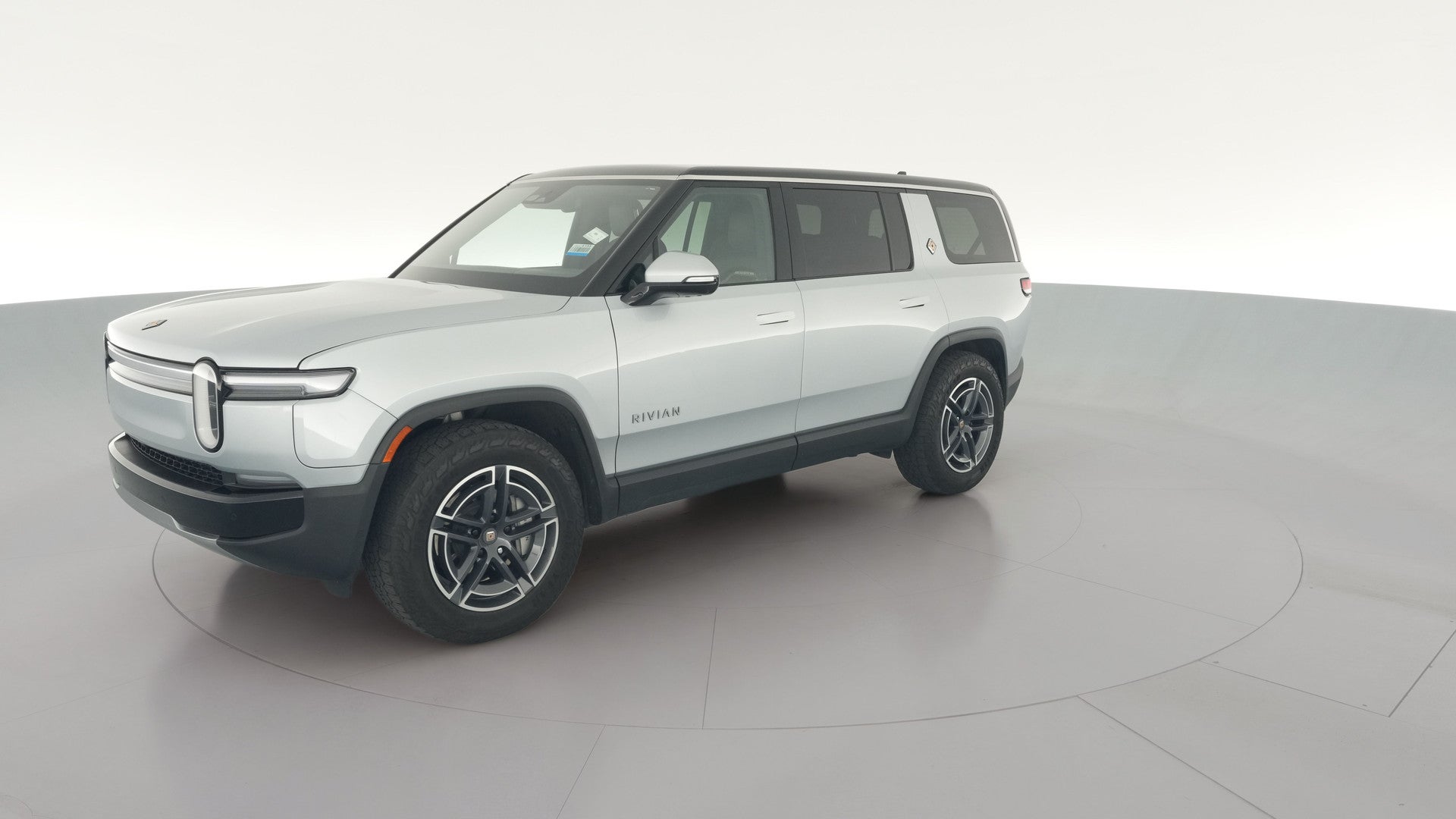 2025 Rivian R1S vehicle photo