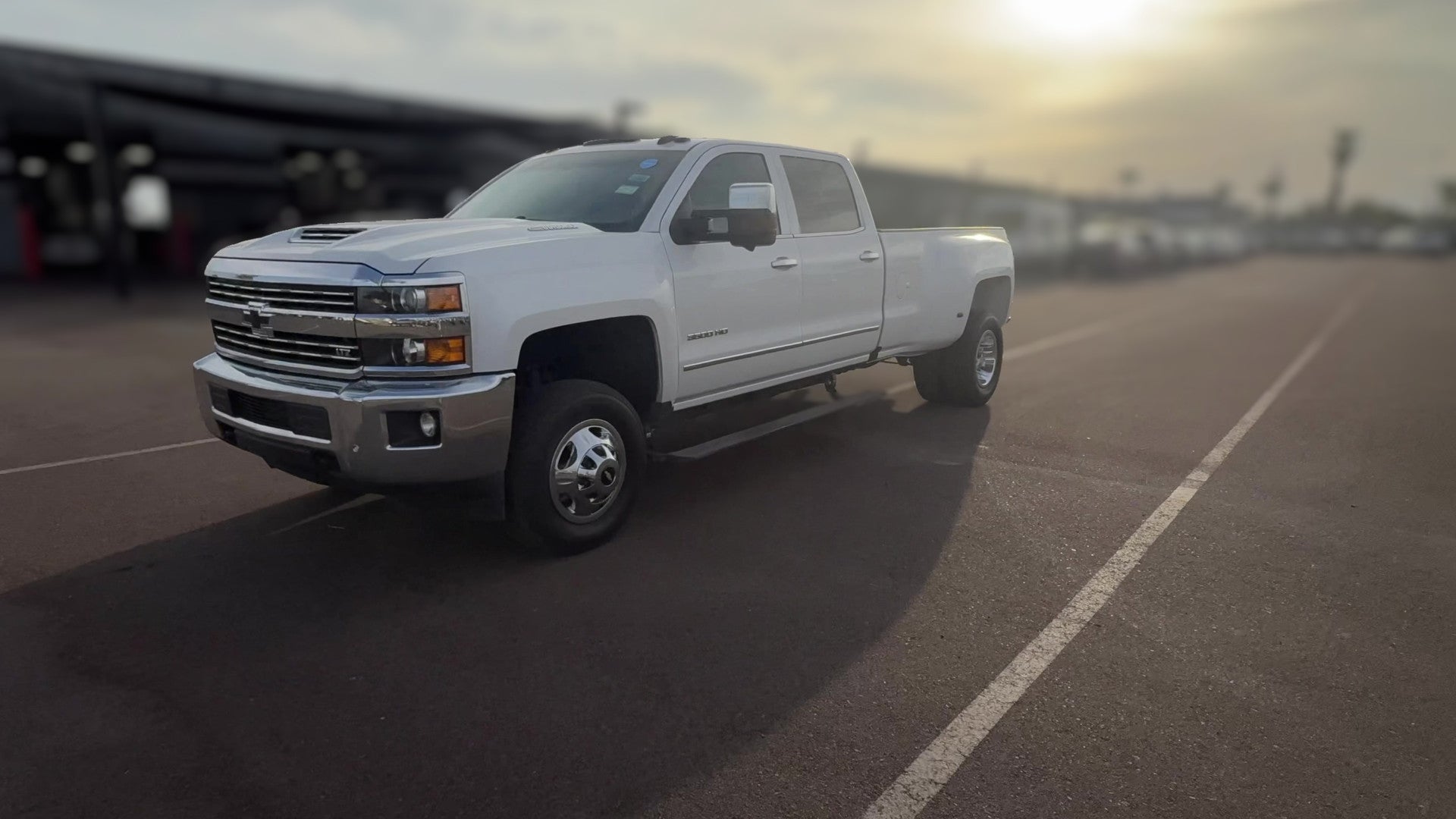 2018 Chevrolet Silverado 3500 HD Crew Cab vehicle photo
