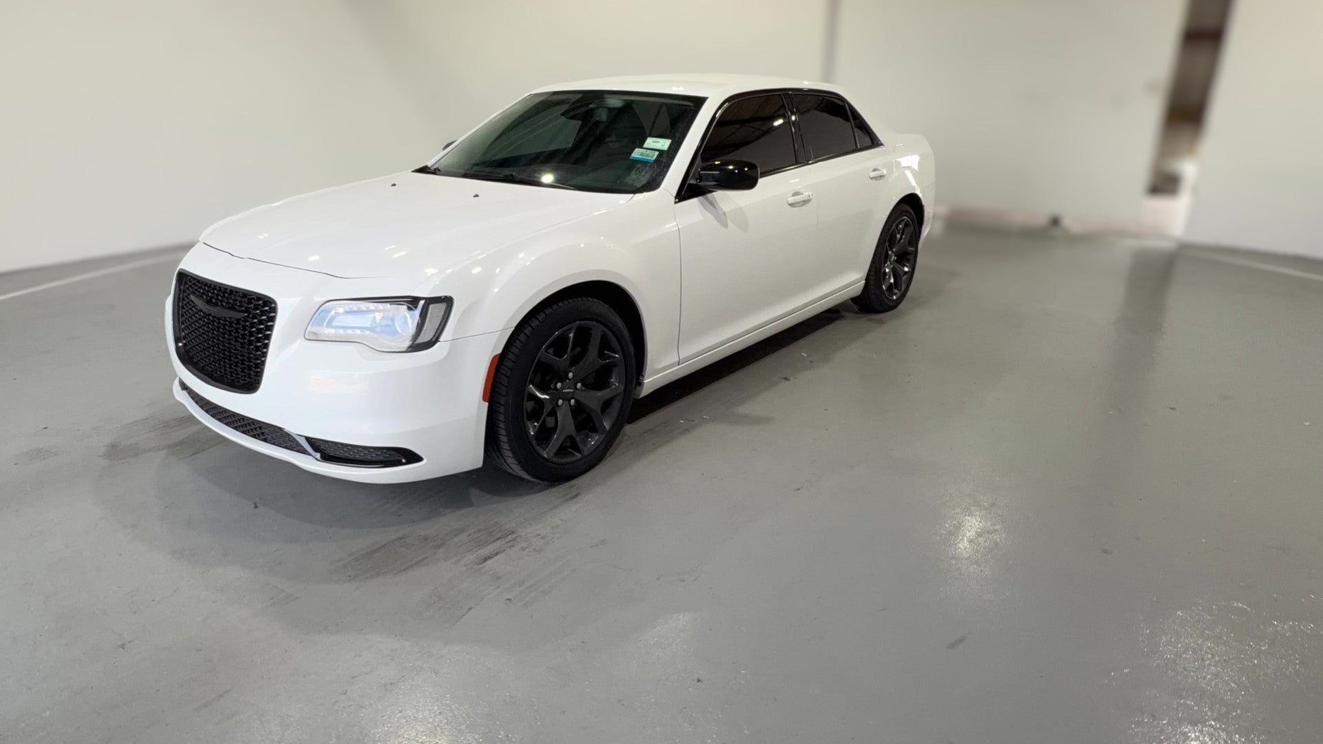 2020 Chrysler 300 vehicle photo