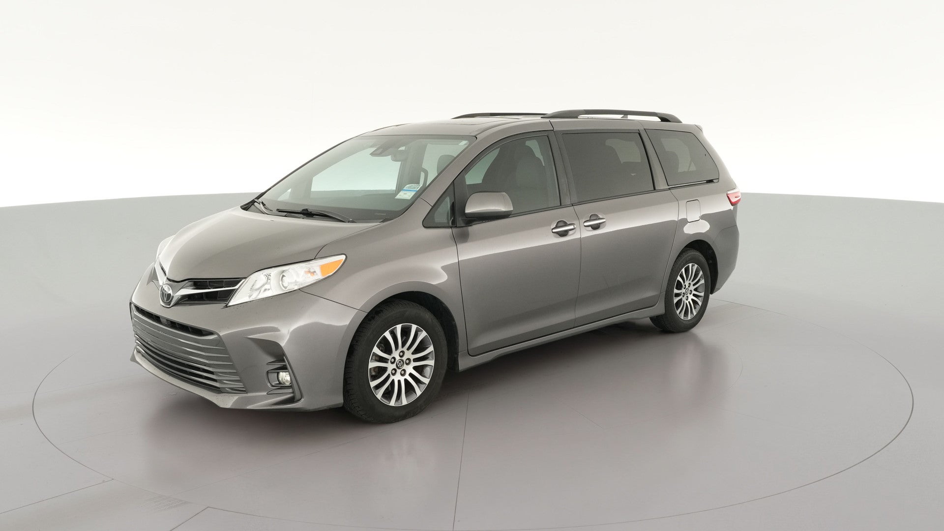 2018 Toyota Sienna vehicle photo