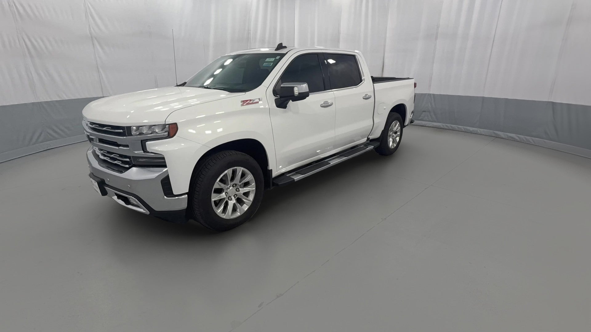 2019 Chevrolet Silverado 1500 Crew Cab vehicle photo