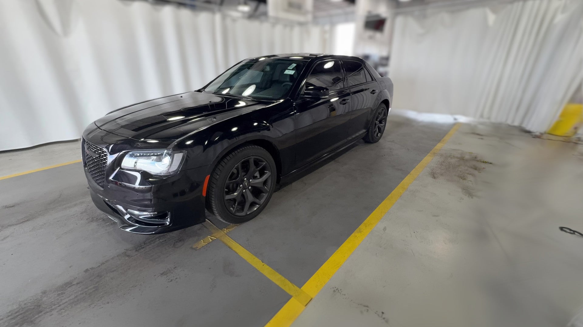 2023 Chrysler 300 vehicle photo