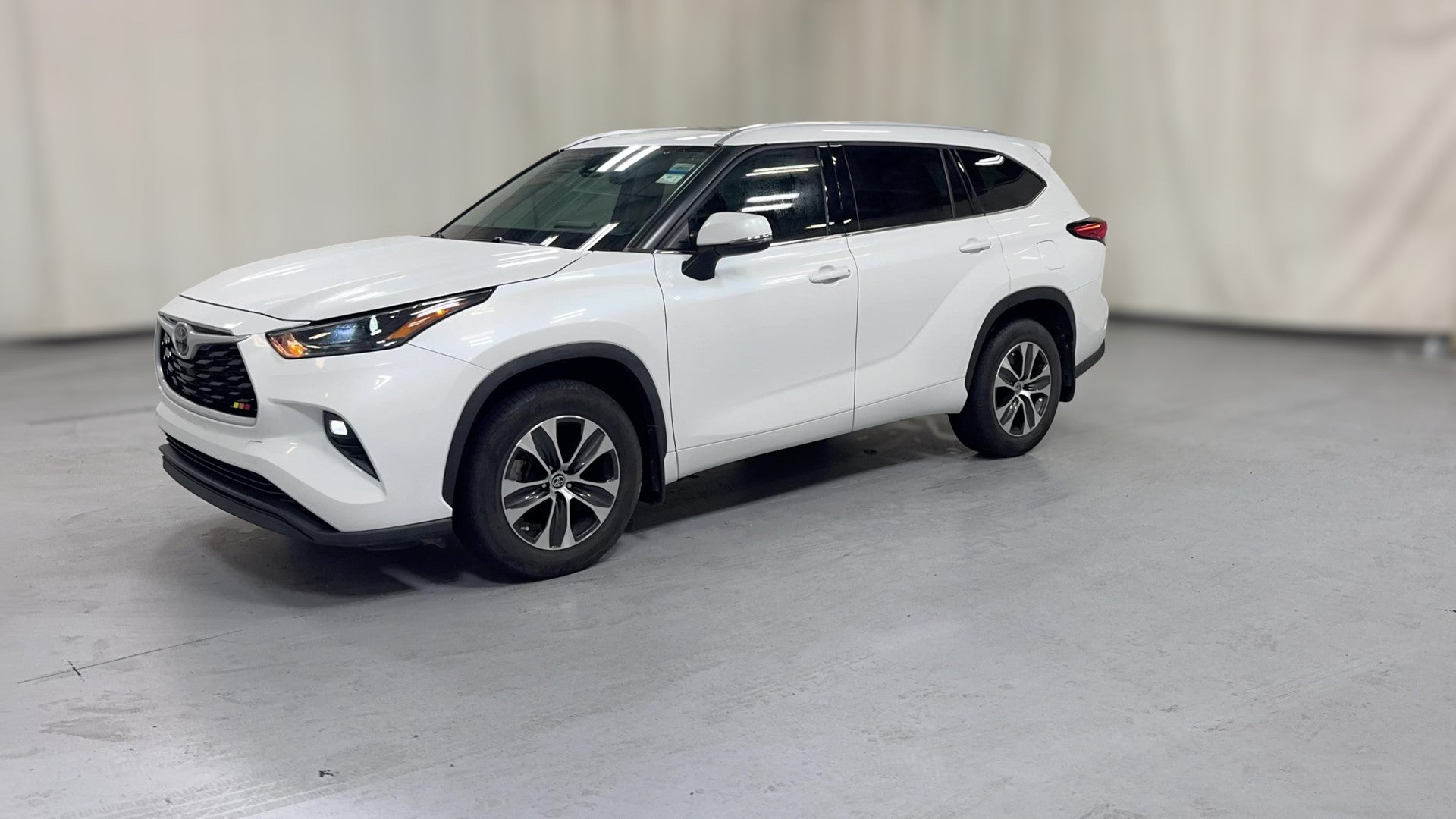 2022 Toyota Highlander vehicle photo