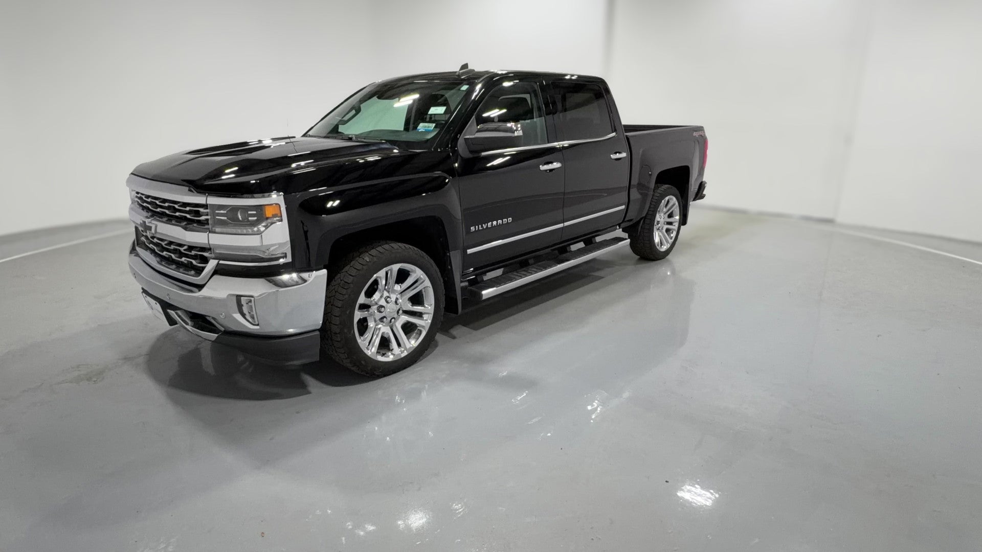 2016 Chevrolet Silverado 1500 Crew Cab vehicle photo