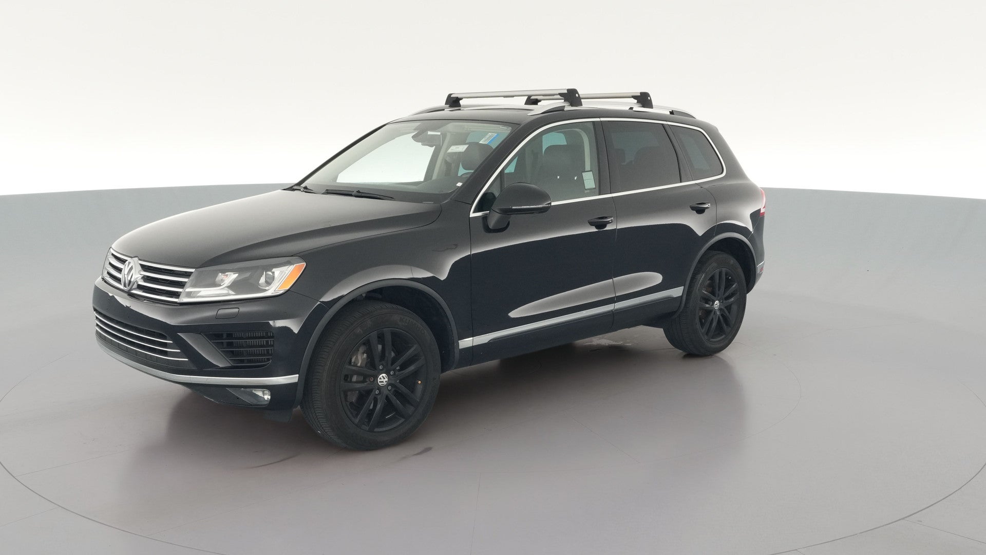 2016 Volkswagen Touareg vehicle photo