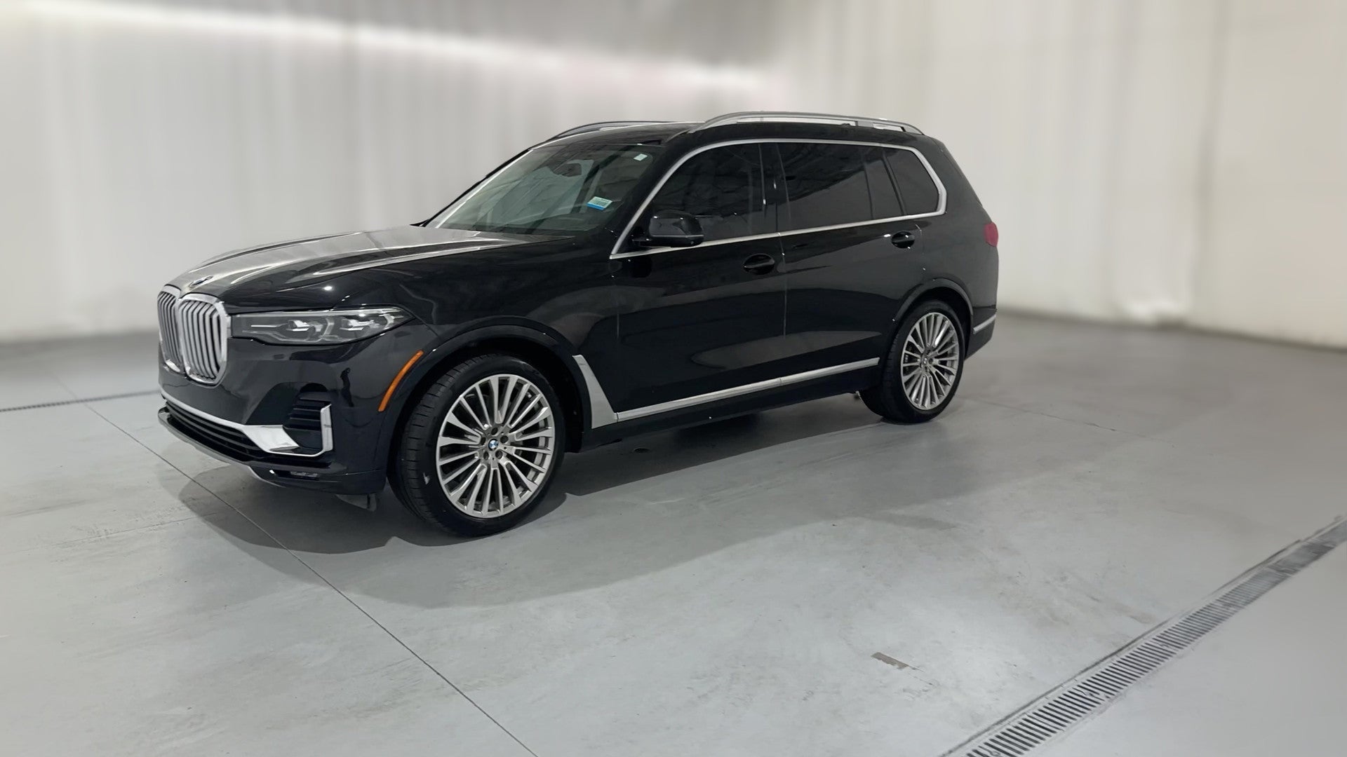 2020 BMW X7 vehicle photo