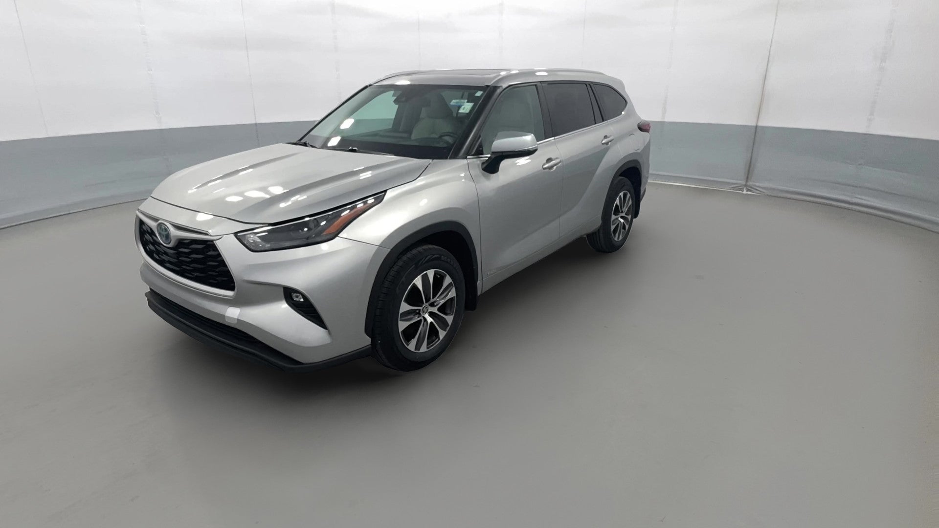 2024 Toyota Highlander Hybrid vehicle photo