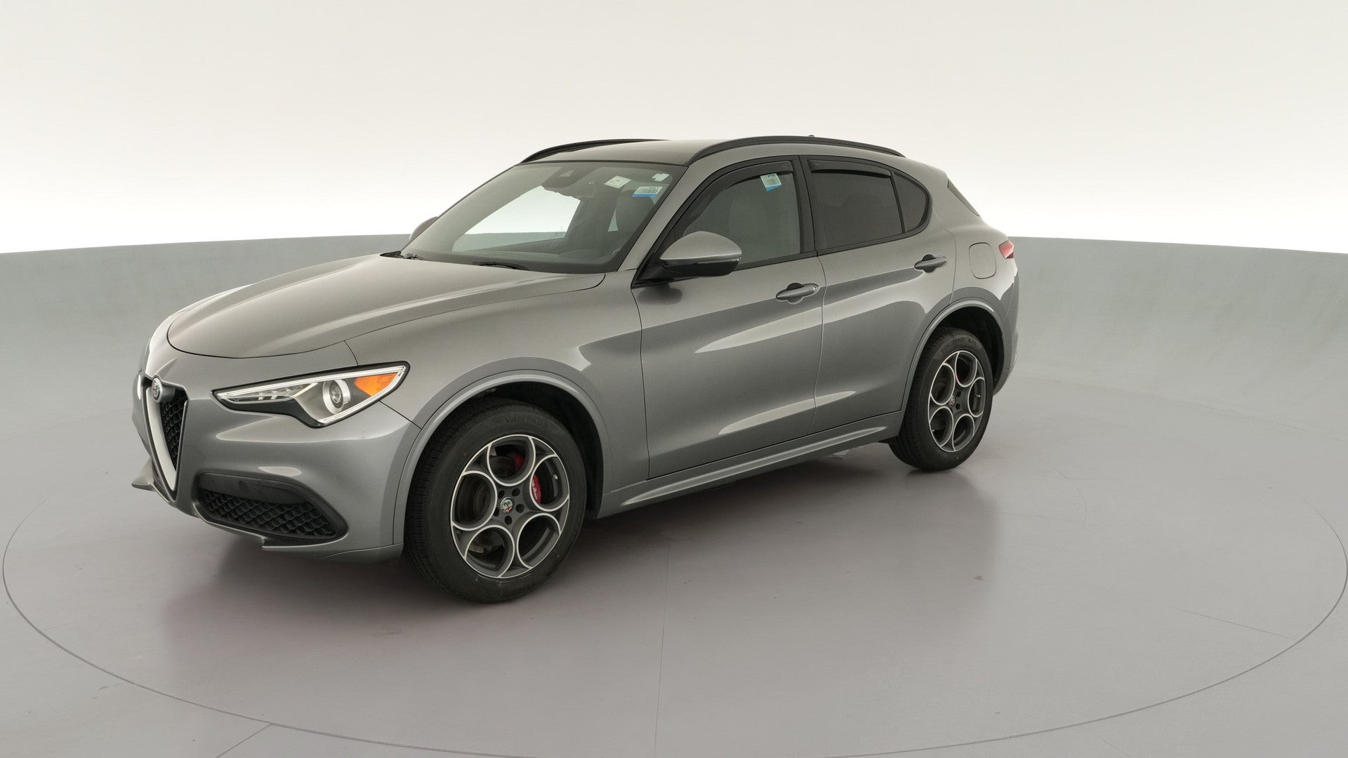 2020 Alfa Romeo Stelvio vehicle photo