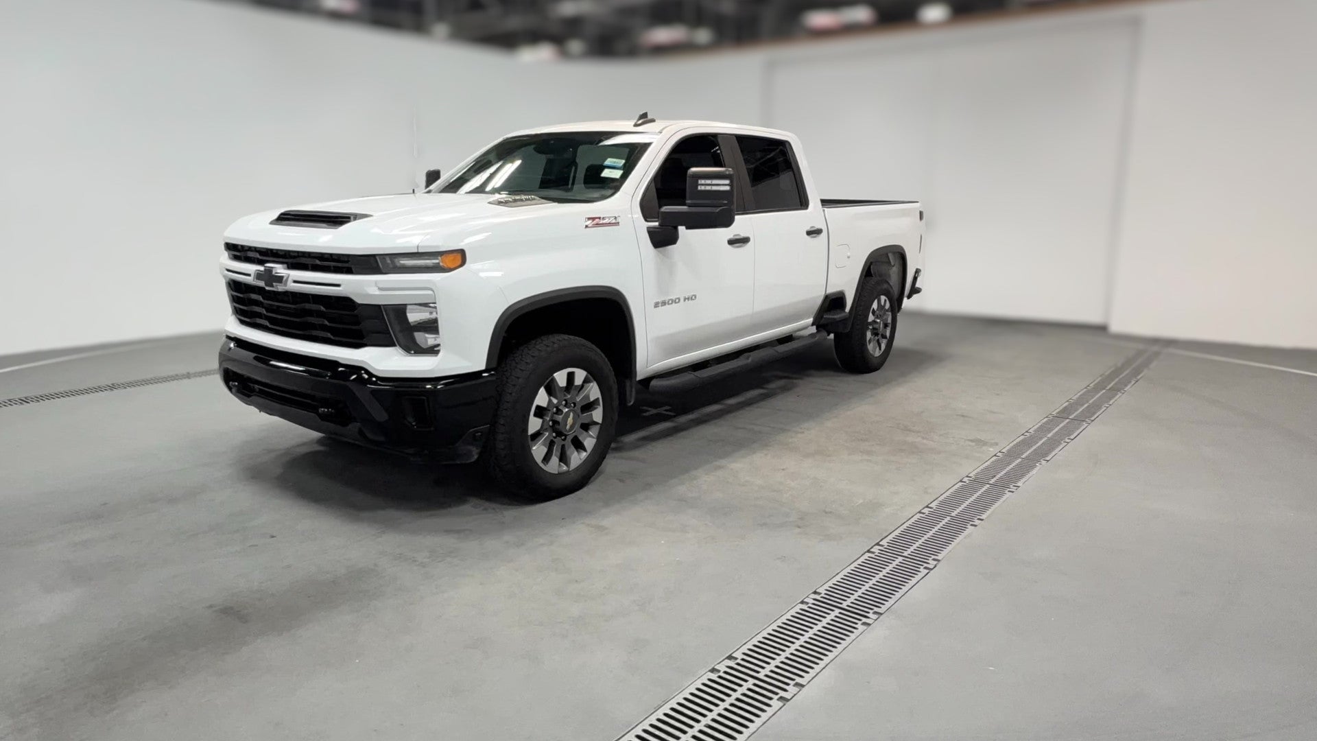 2024 Chevrolet Silverado 2500 HD Crew Cab vehicle photo