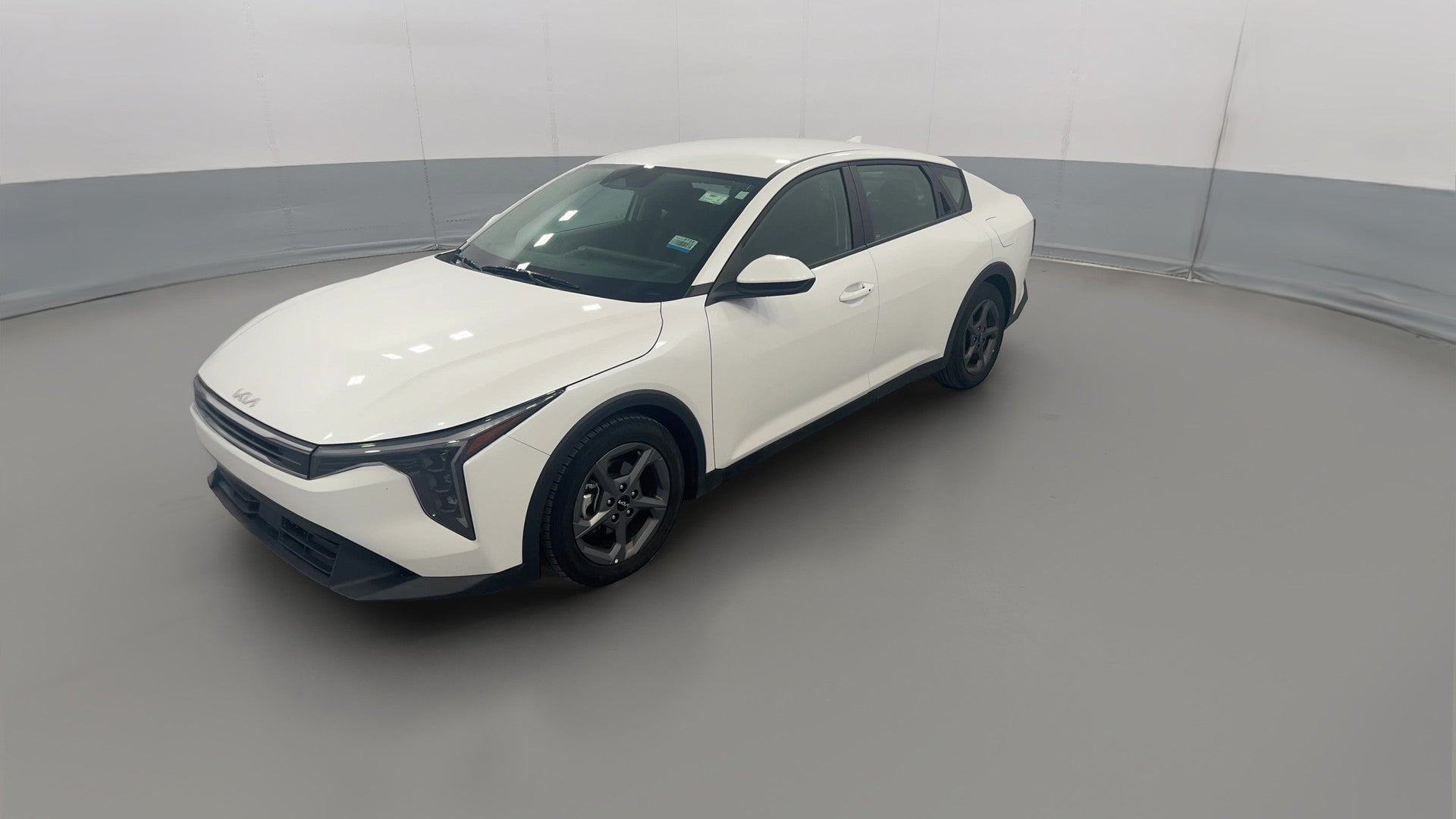 2025 Kia K4 vehicle photo