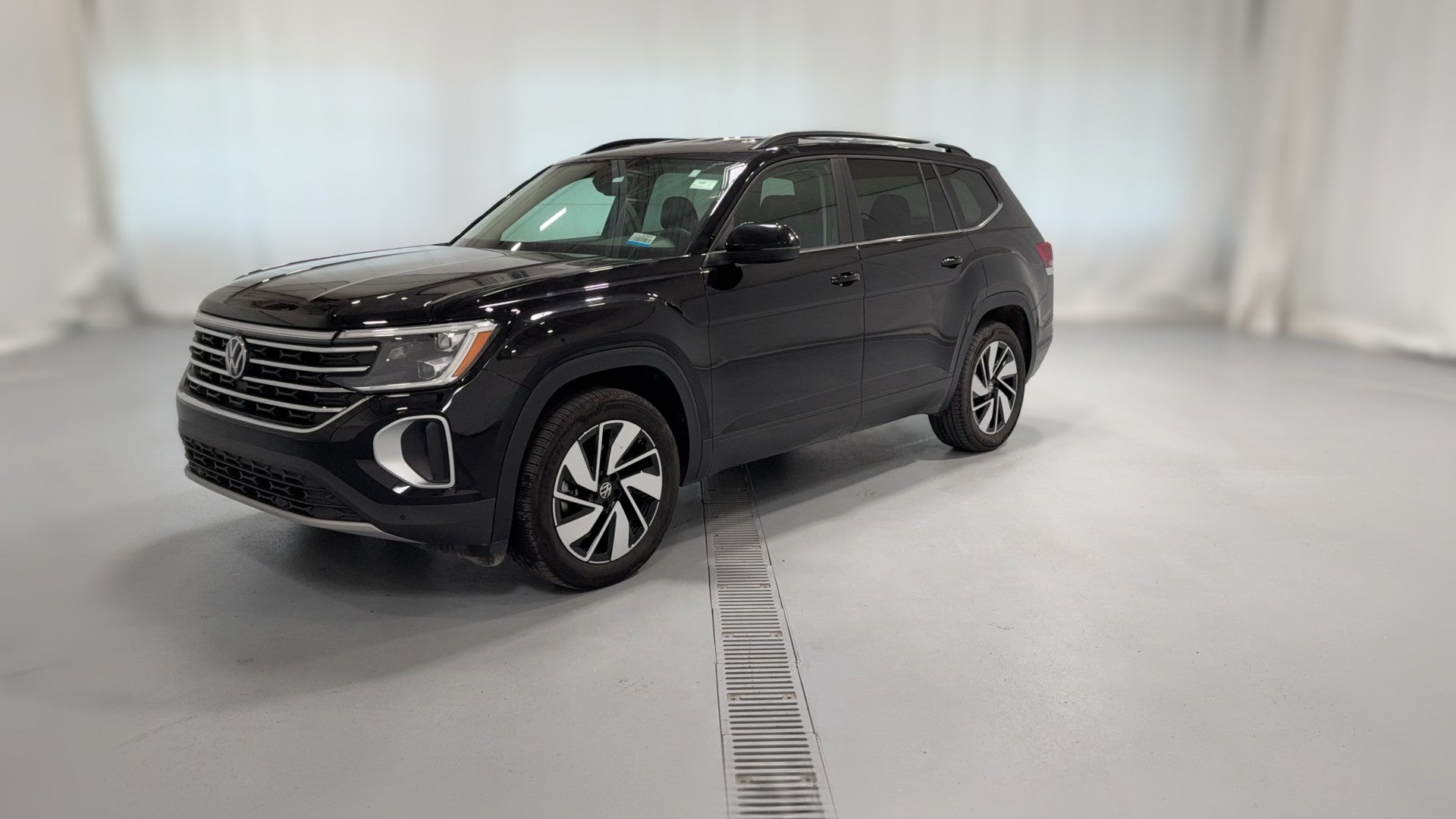 2026 Volkswagen Atlas vehicle photo