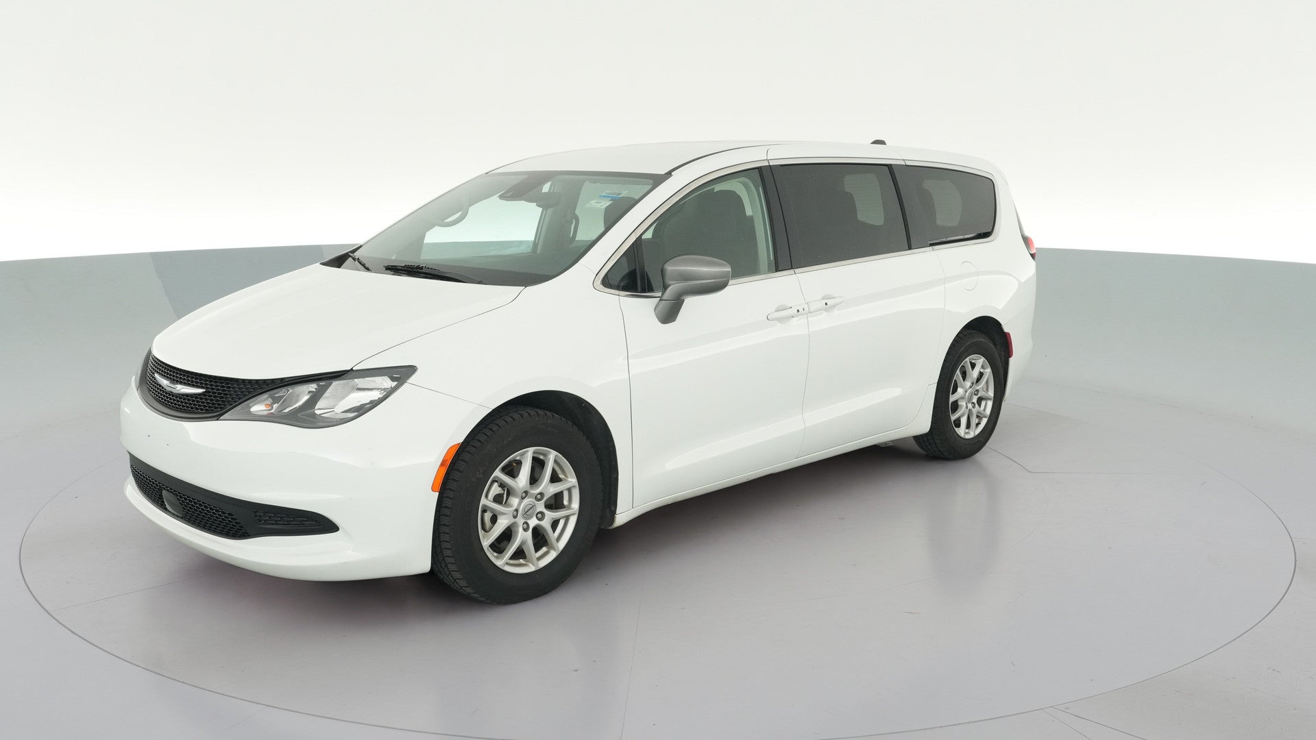 2023 Chrysler Voyager vehicle photo
